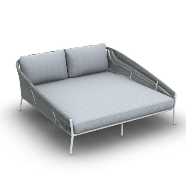 Outdoor daybed