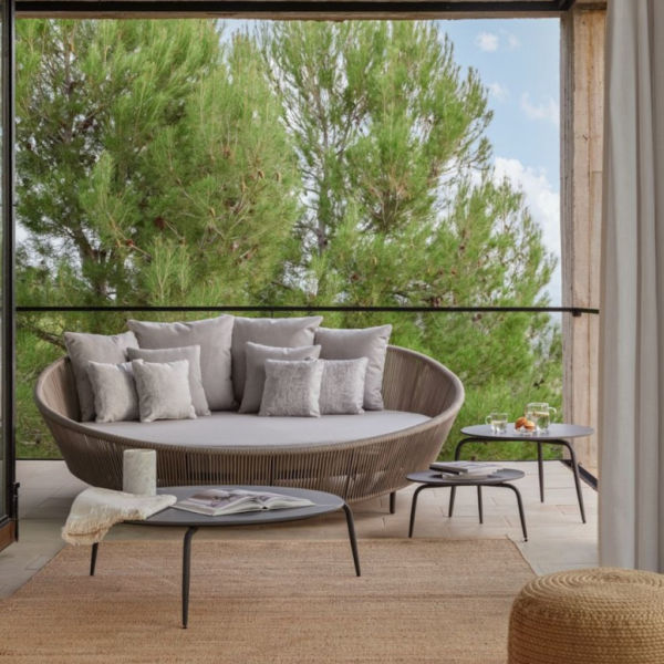 Modern outdoor daybed