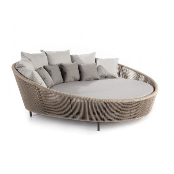 Modern outdoor daybed