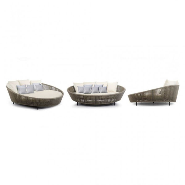 Modern outdoor daybed