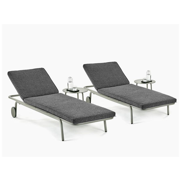 Adjustable outdoor lounge chair