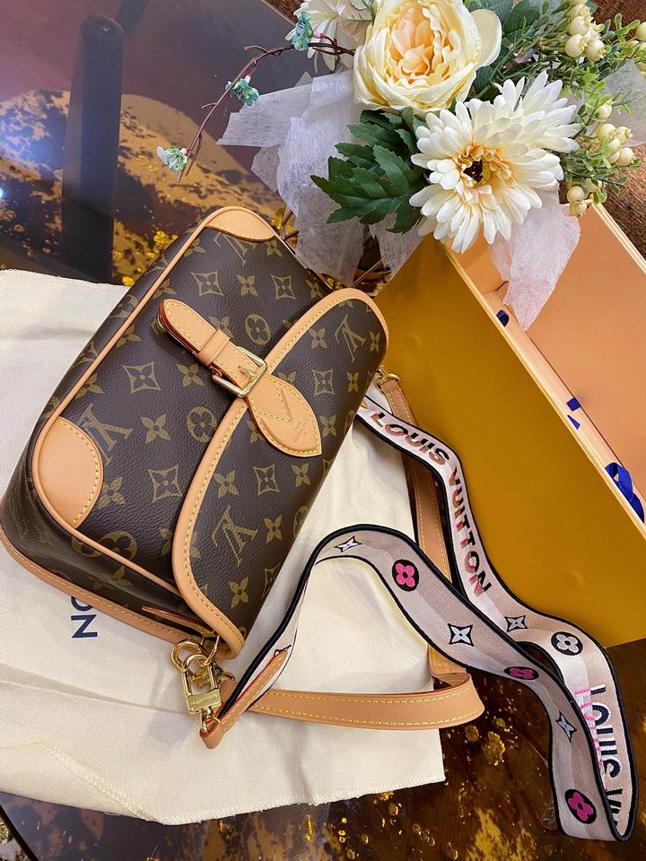 Borsa LV (Rif.Int 00140)