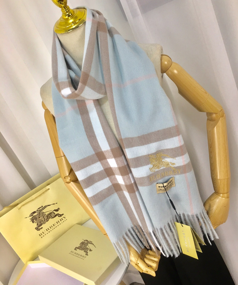 Burberry Vintage Check Scarf