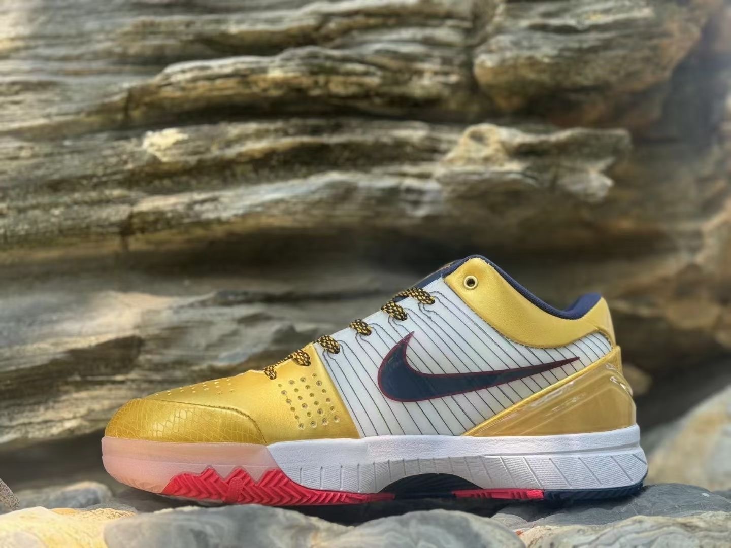 Nike Kobe 4 GOLD MEDAL (Rif.Int 00668)