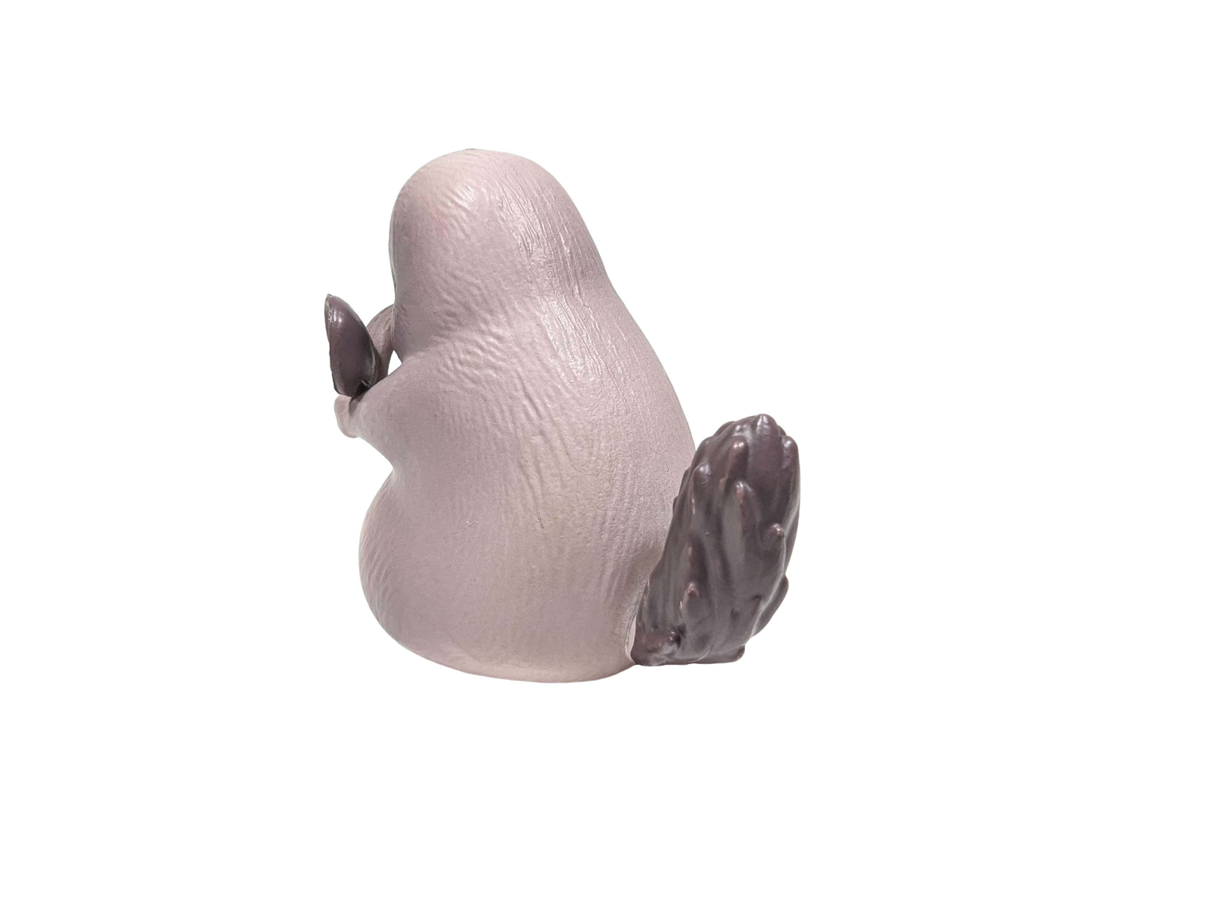 Chinchilla holding ears figure