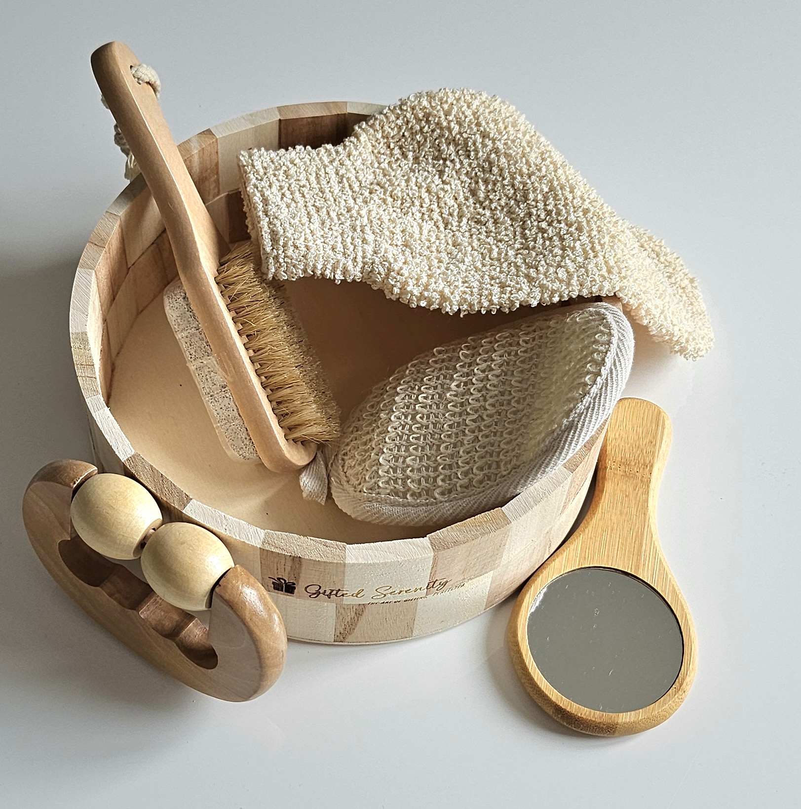 Coffret Spa / Bain Naturel - 6 Pièces éco-responsables, incluant une boîte en bois ronde, un miroir et des outils de soin pour le corps