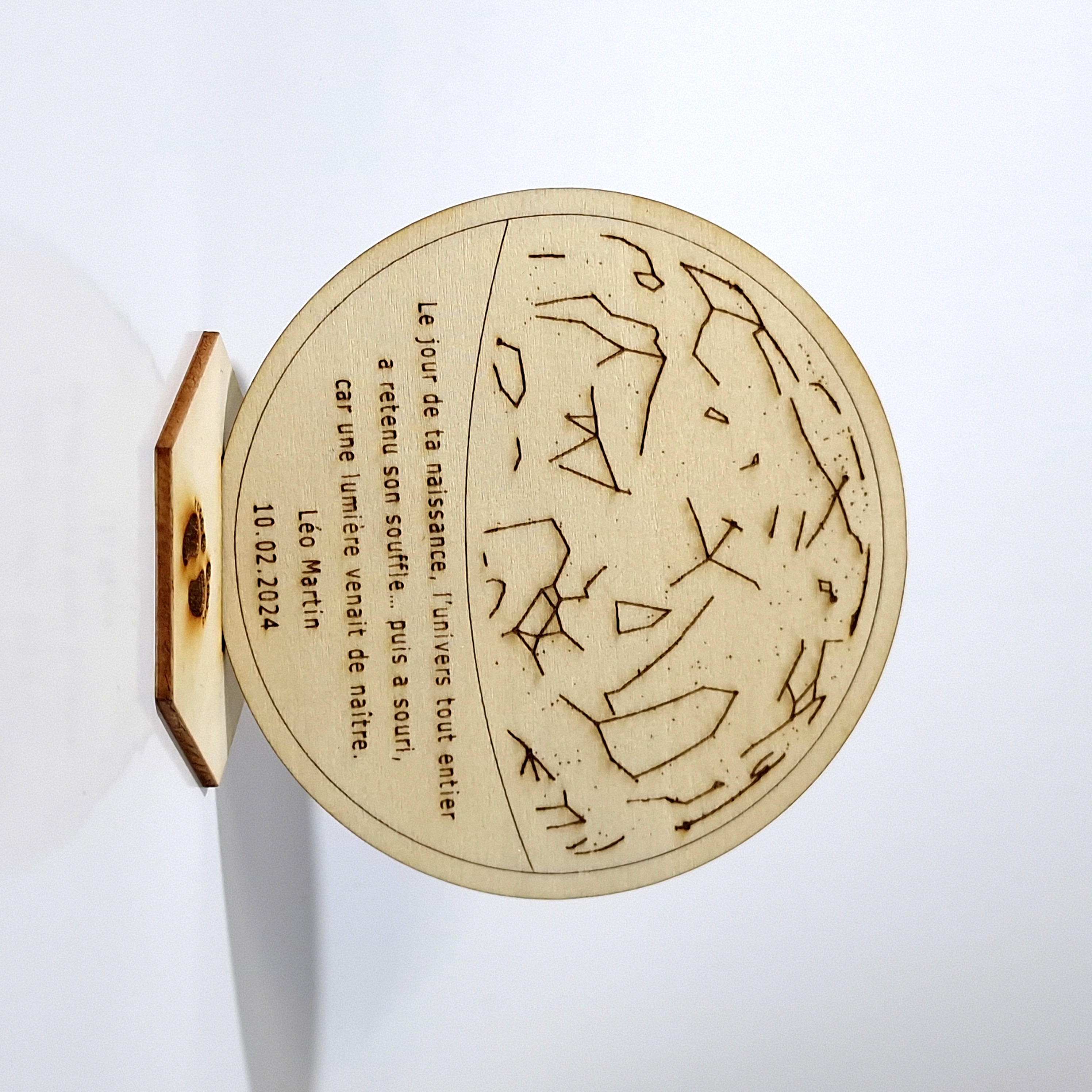 Tableau personnalisé en bois avec constellation du ciel selon date de naissance – gravure prénom et message – idée cadeau naissance, baby shower, baptême ou décoration chambre bébé
