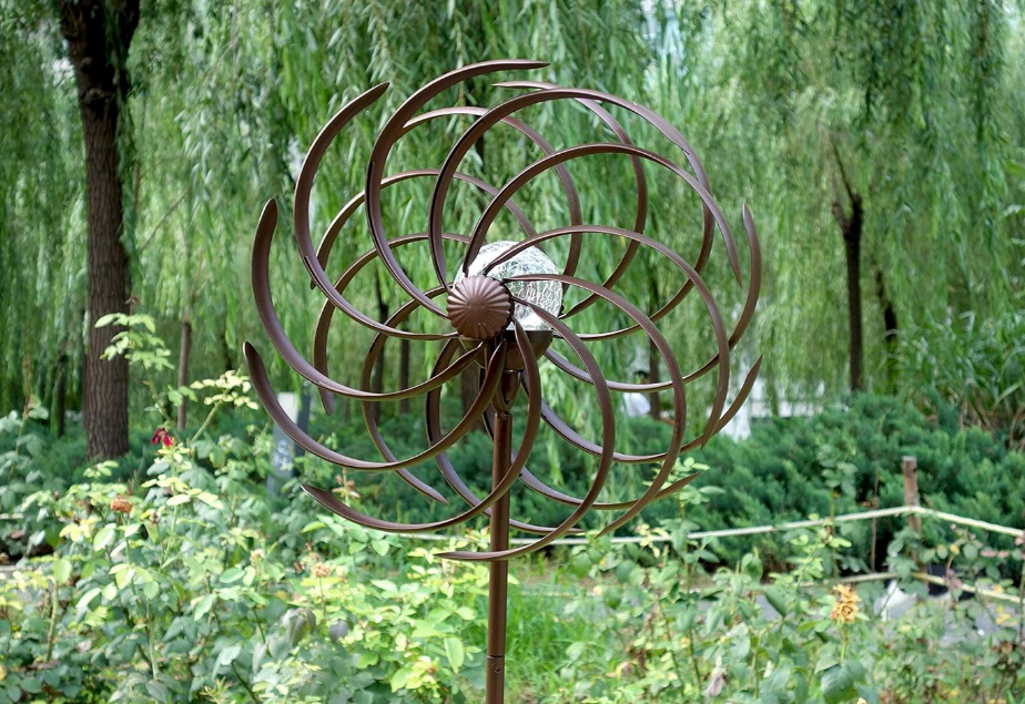Solar Wind Spinner Willow Leaves-Improved 360 Degrees Swivel Multi-Color LED Lighting Solar Powered Glass Ball with Kinetic Wind Spinner-Metal Sculpture Construction-Outdoor Yard Lawn & Garden