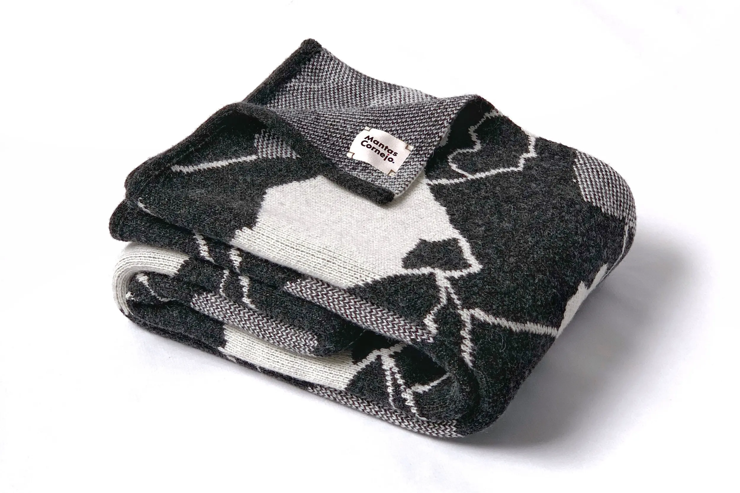 MOUNTAIN BLANKET