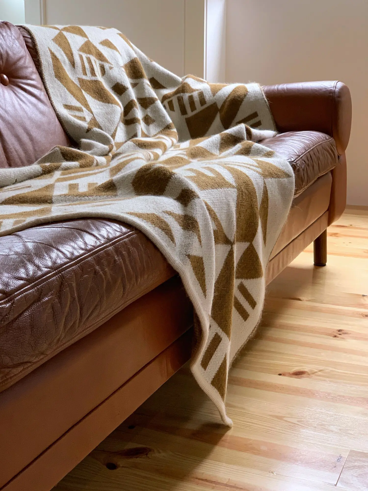 TOTEM BLANKET