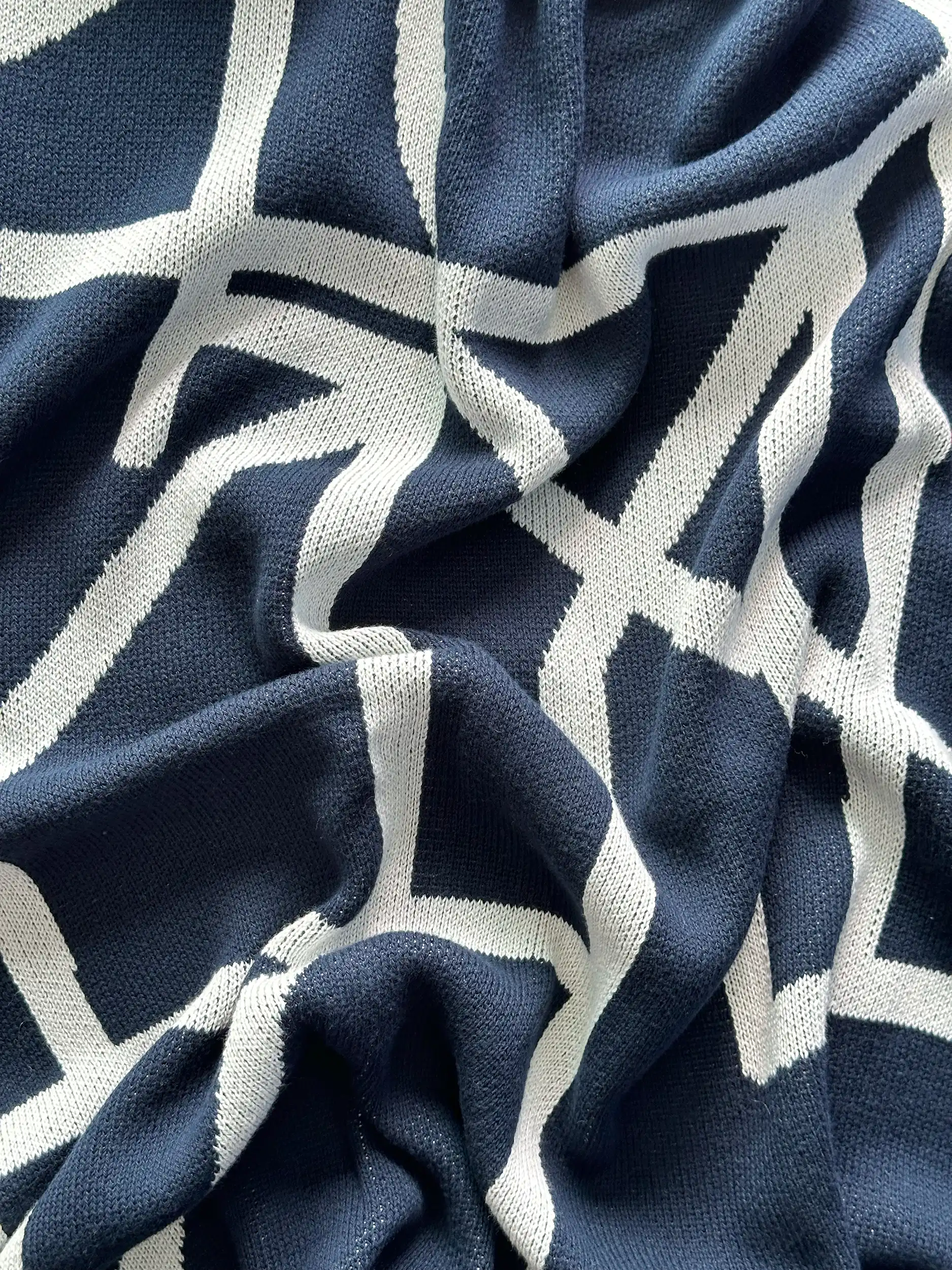 BRUTALISM THROW BLANKET MARINE