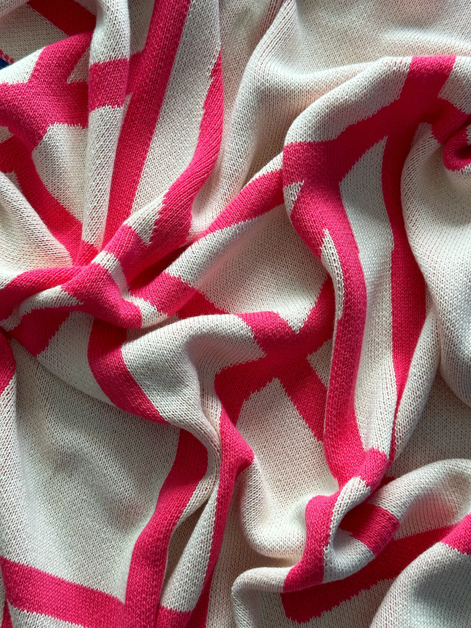 BRUTALISM THROW BLANKET FUCSIA