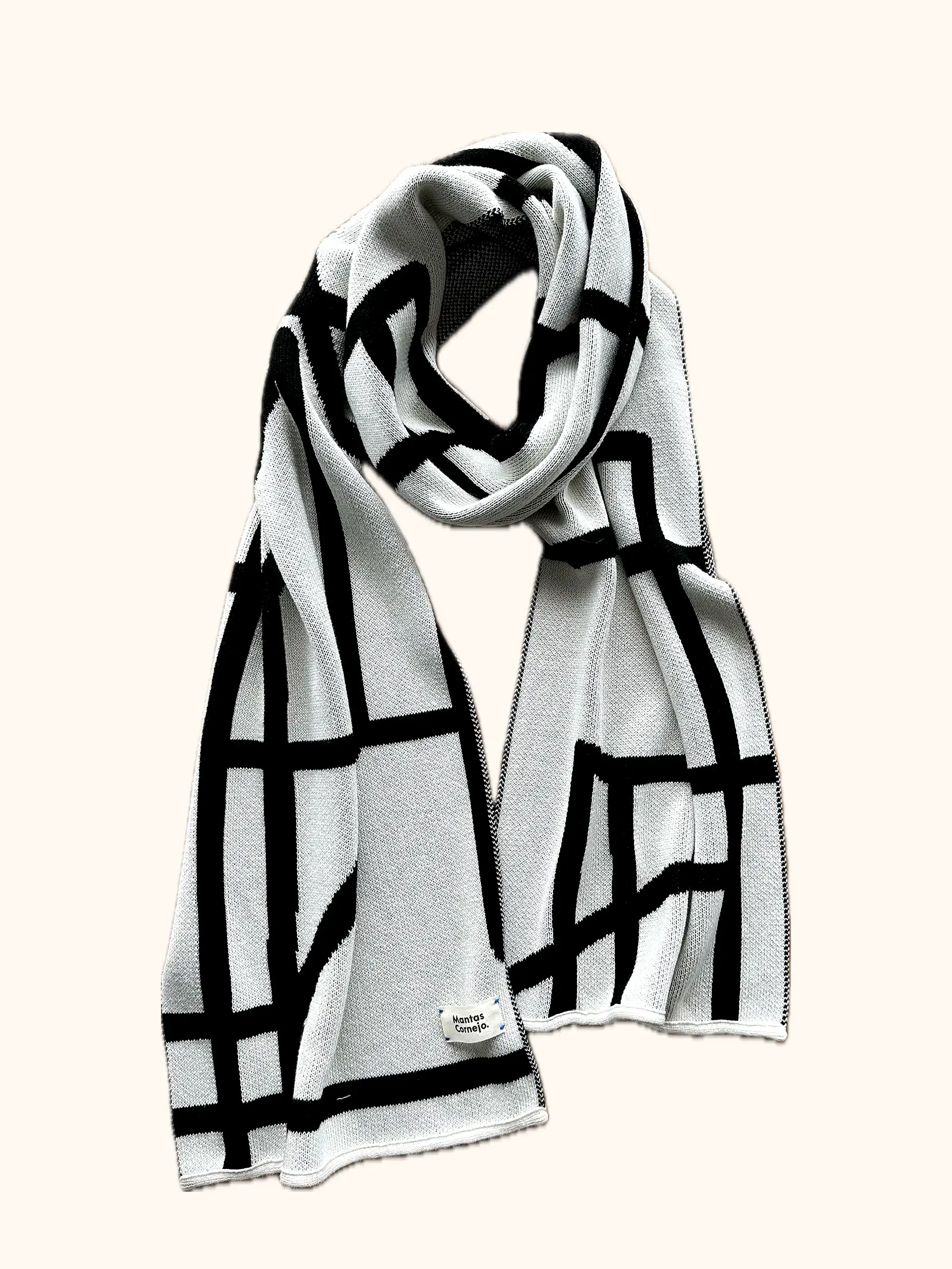 BRUTALISM MEGA SCARF BLACK