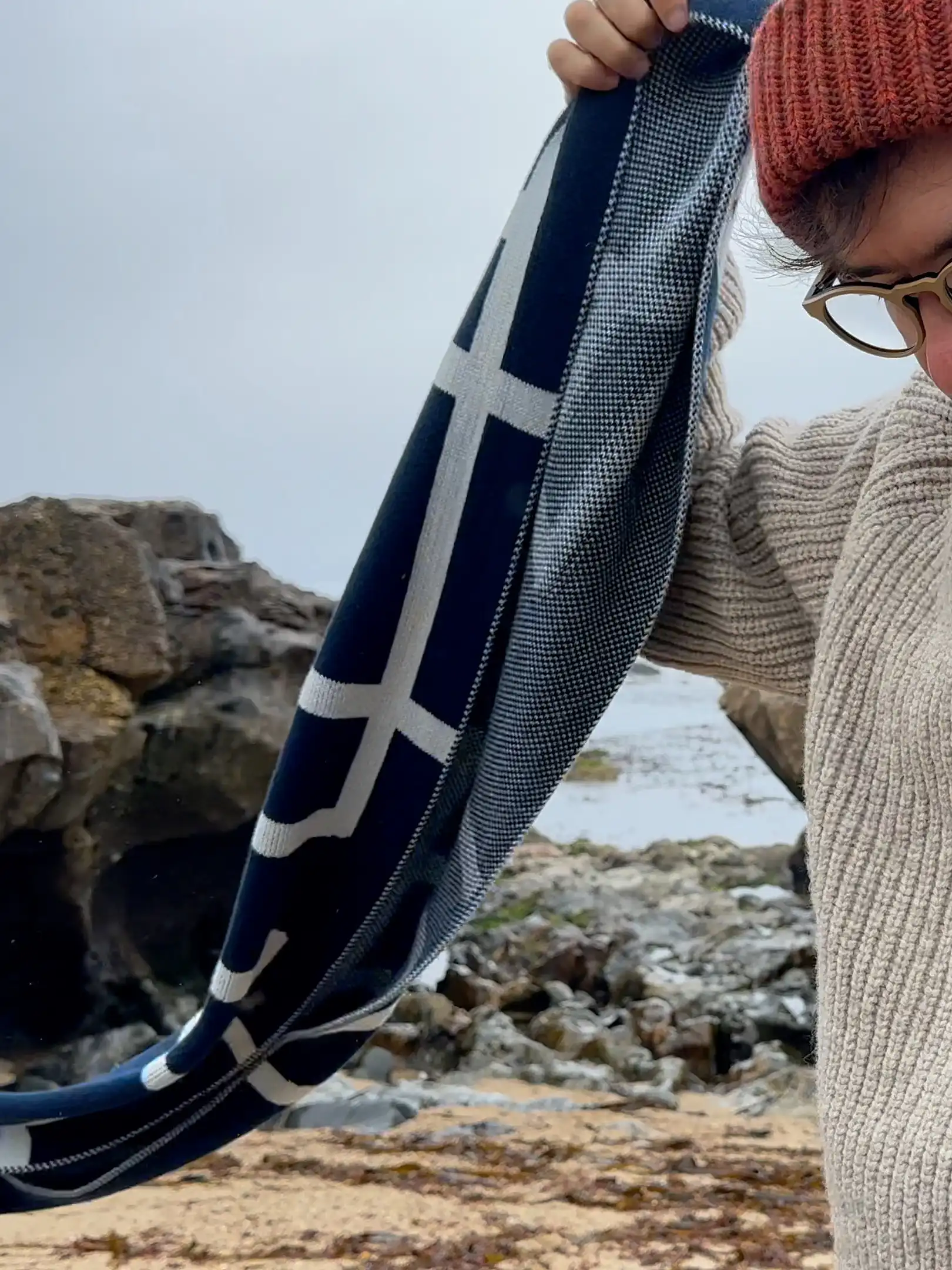 BRUTALISM MEGA SCARF MARINE
