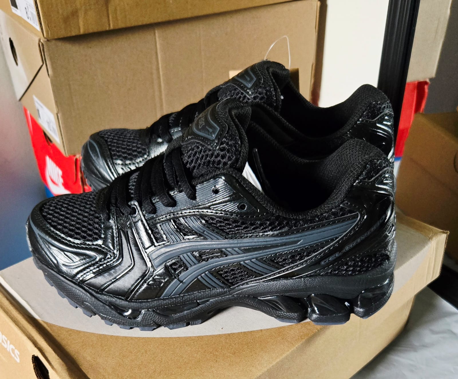 ASICS GEL-Kayano 14 Black