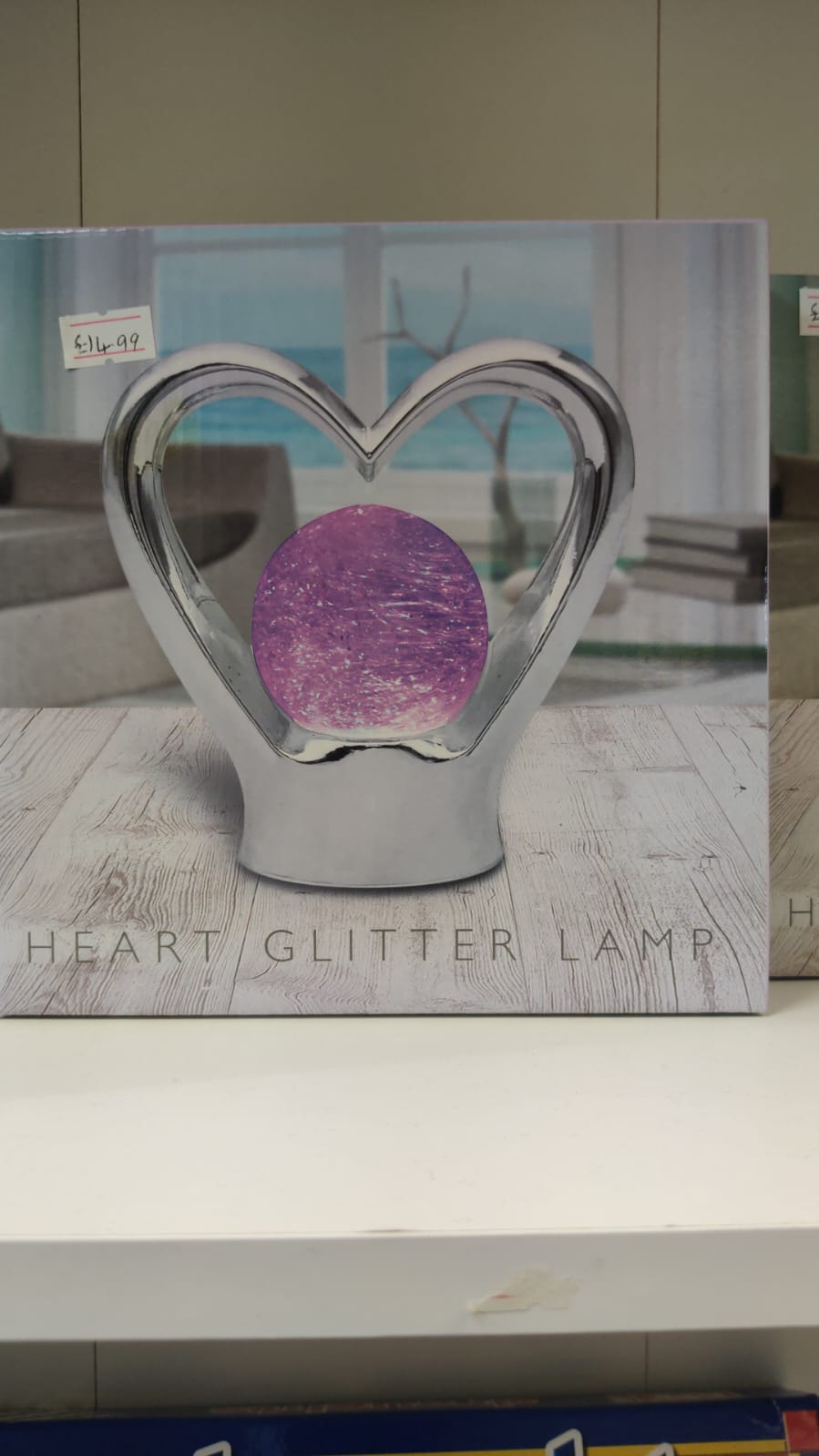Heart glitter lamp