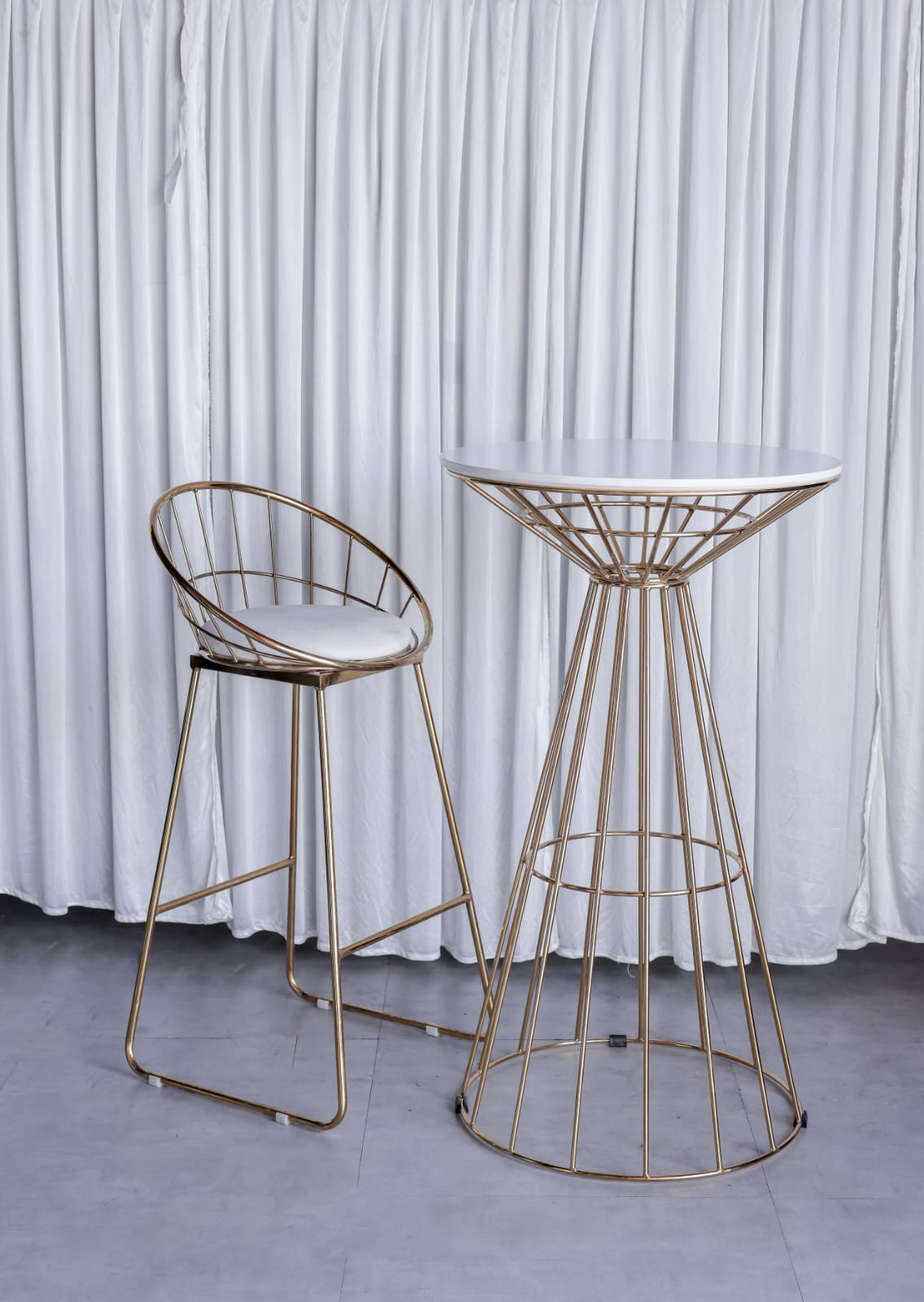Cocktail Table 