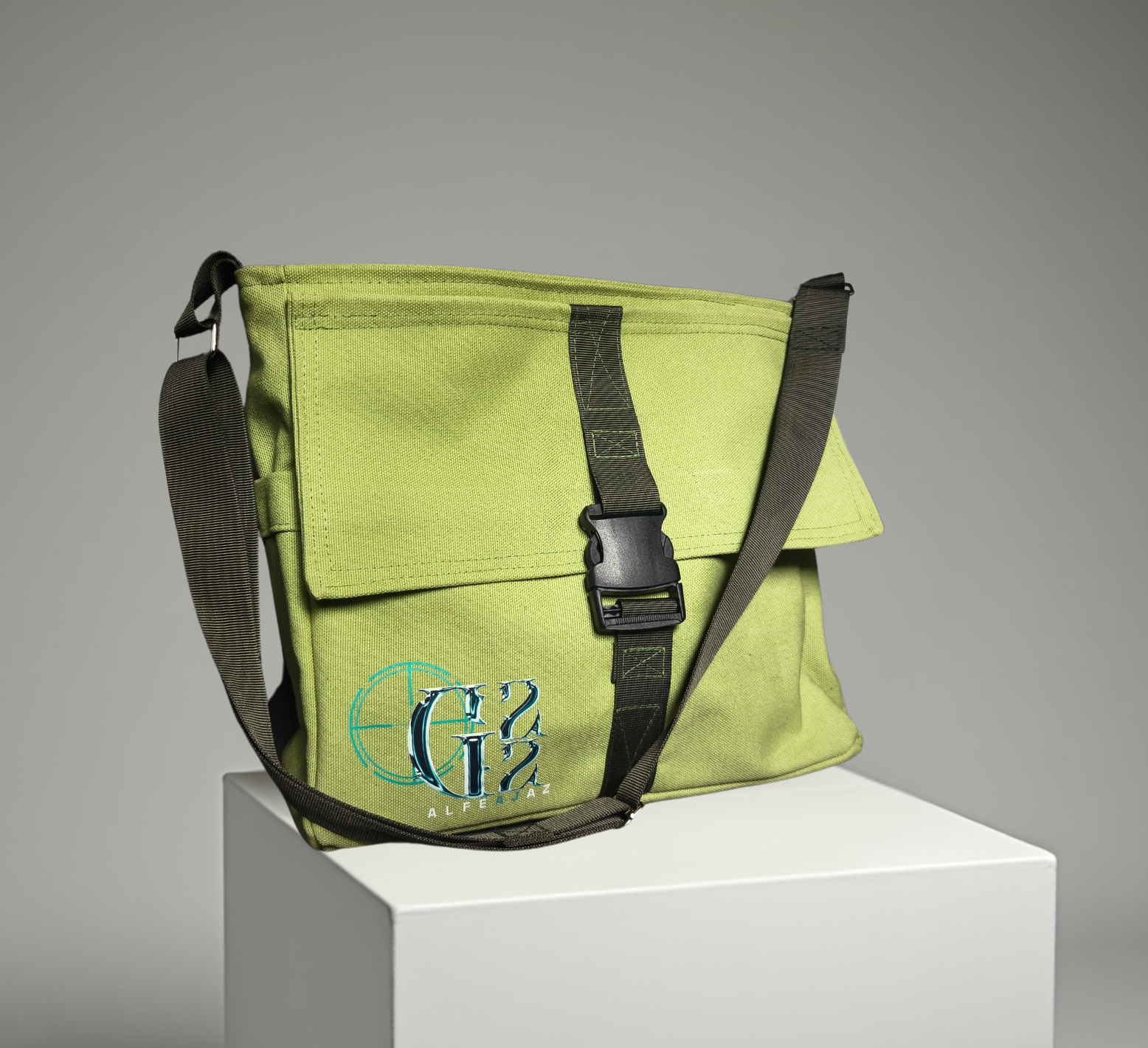 G22 Messenger Bag