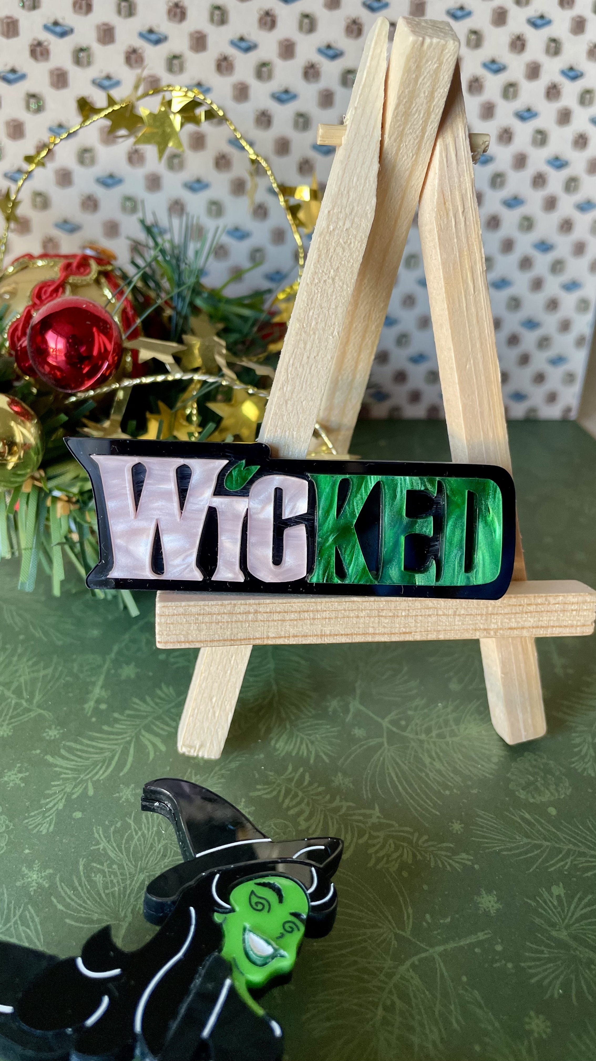 Wicked logo relief, non officiel