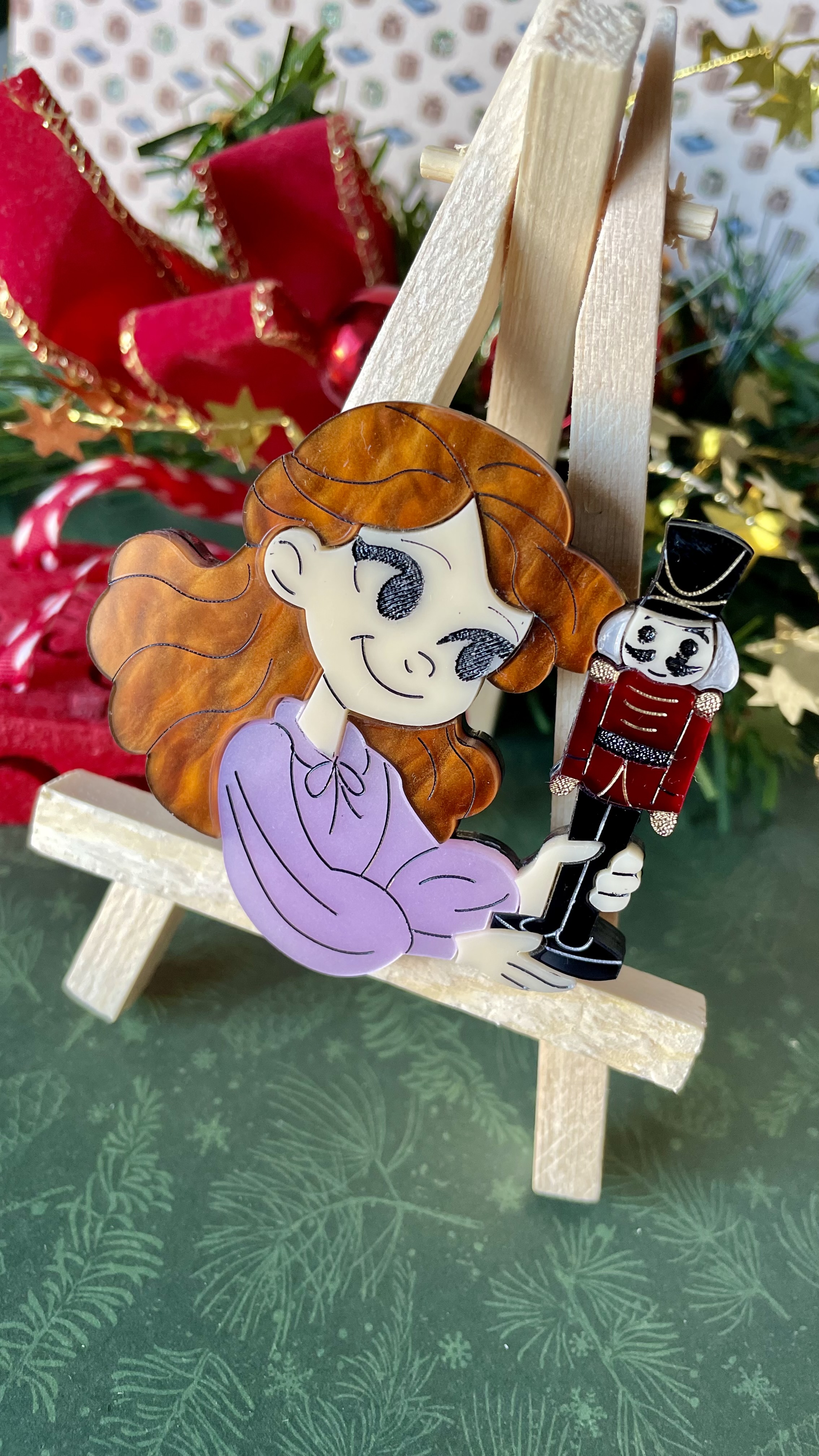 Broche Clara et son casse-noisette