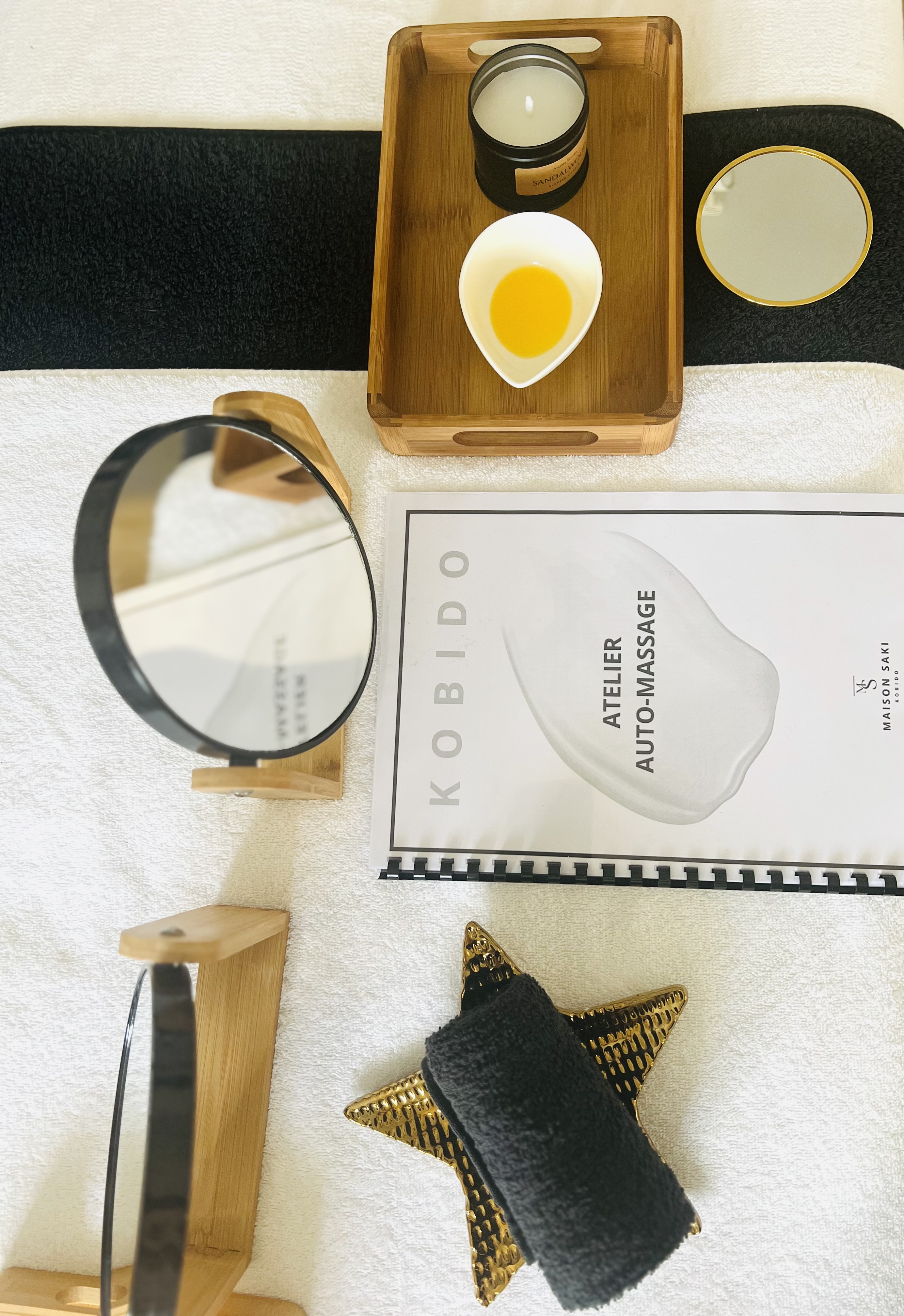 COFFRET ÉLÉGANCE KOBIDO GUIDE BEAUTE AUTO-KOBIDO by MAISON SAKI