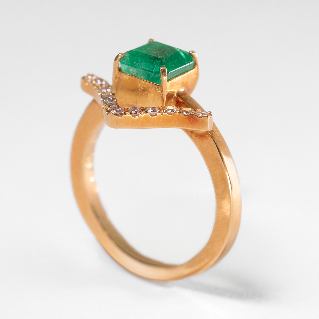 Royal gold ring