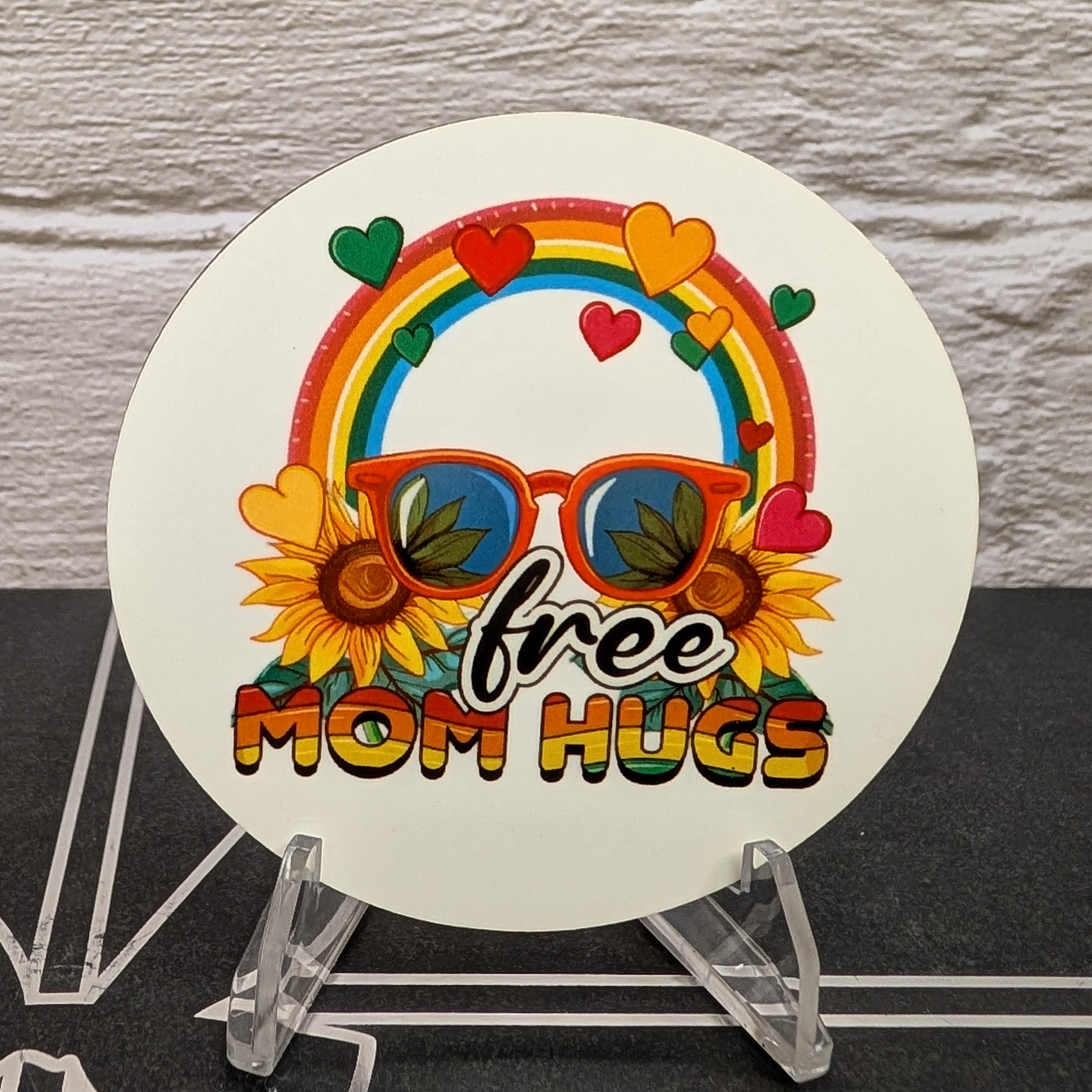 "Free Mom Hugs" Pin