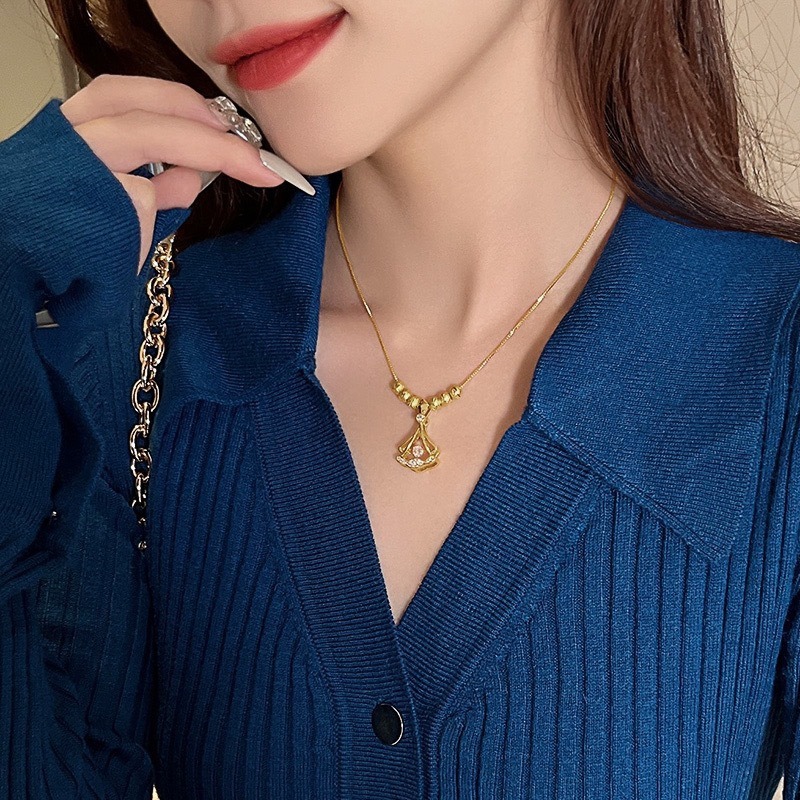 Pearl Necklace for Women - Elegant & Versatile