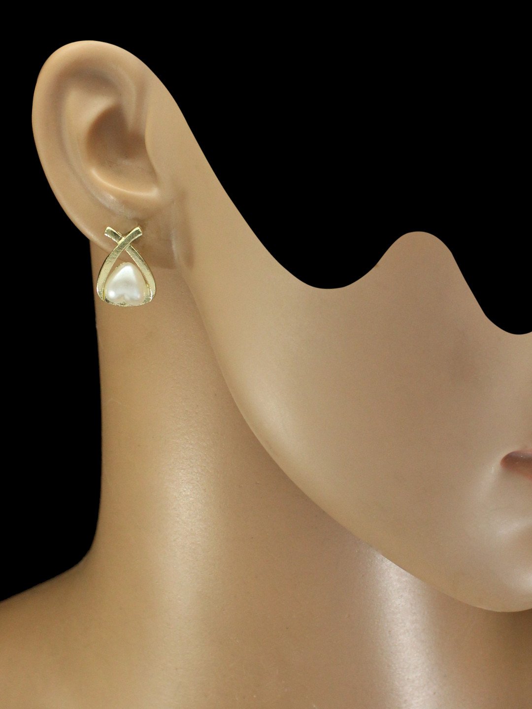  Trendy Golden Heart Pearl Studs