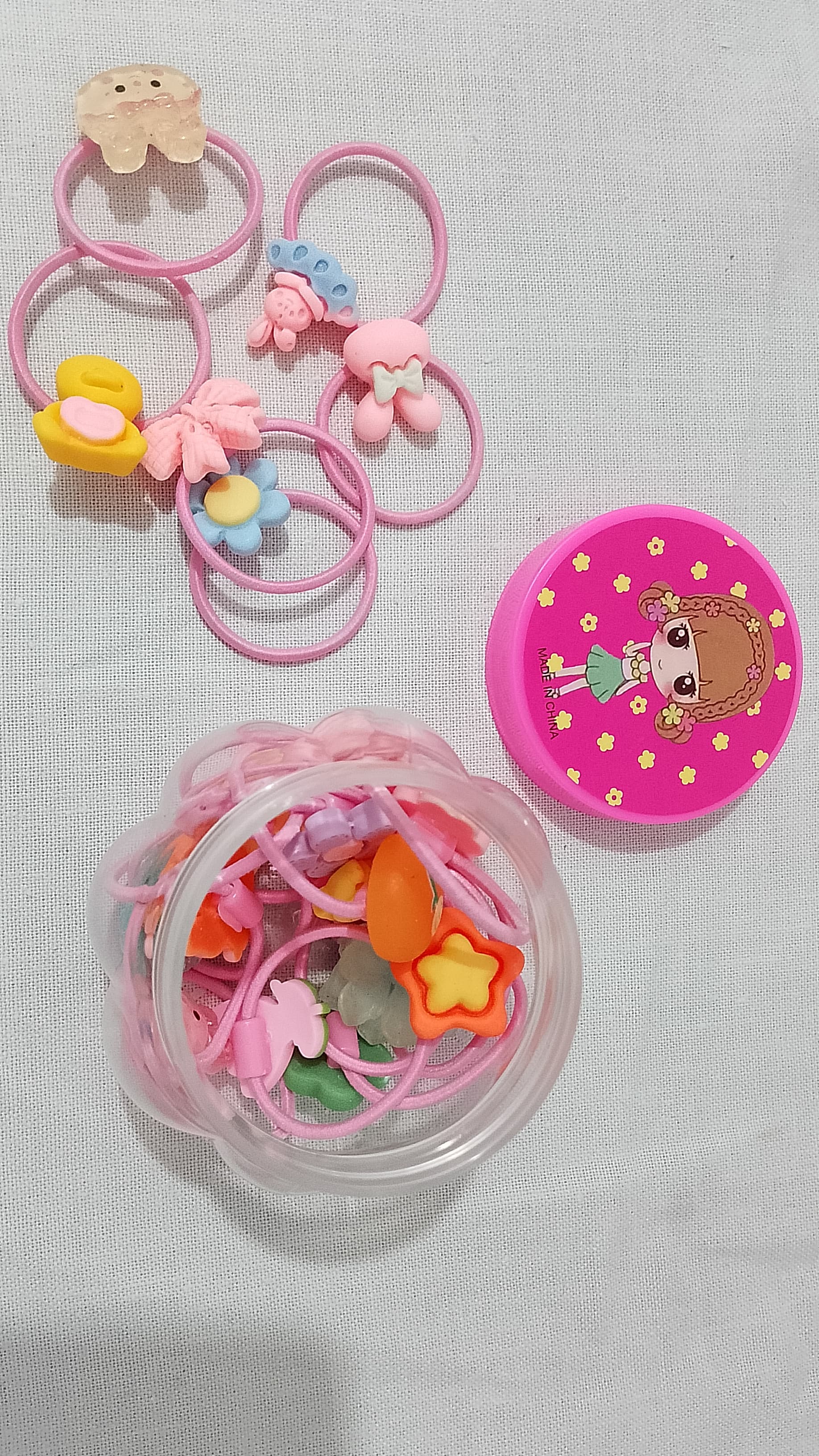 Hair Bands with Cartoon Characters Stickers Elastic Rubber Bands (20 Pcs Multicolor)