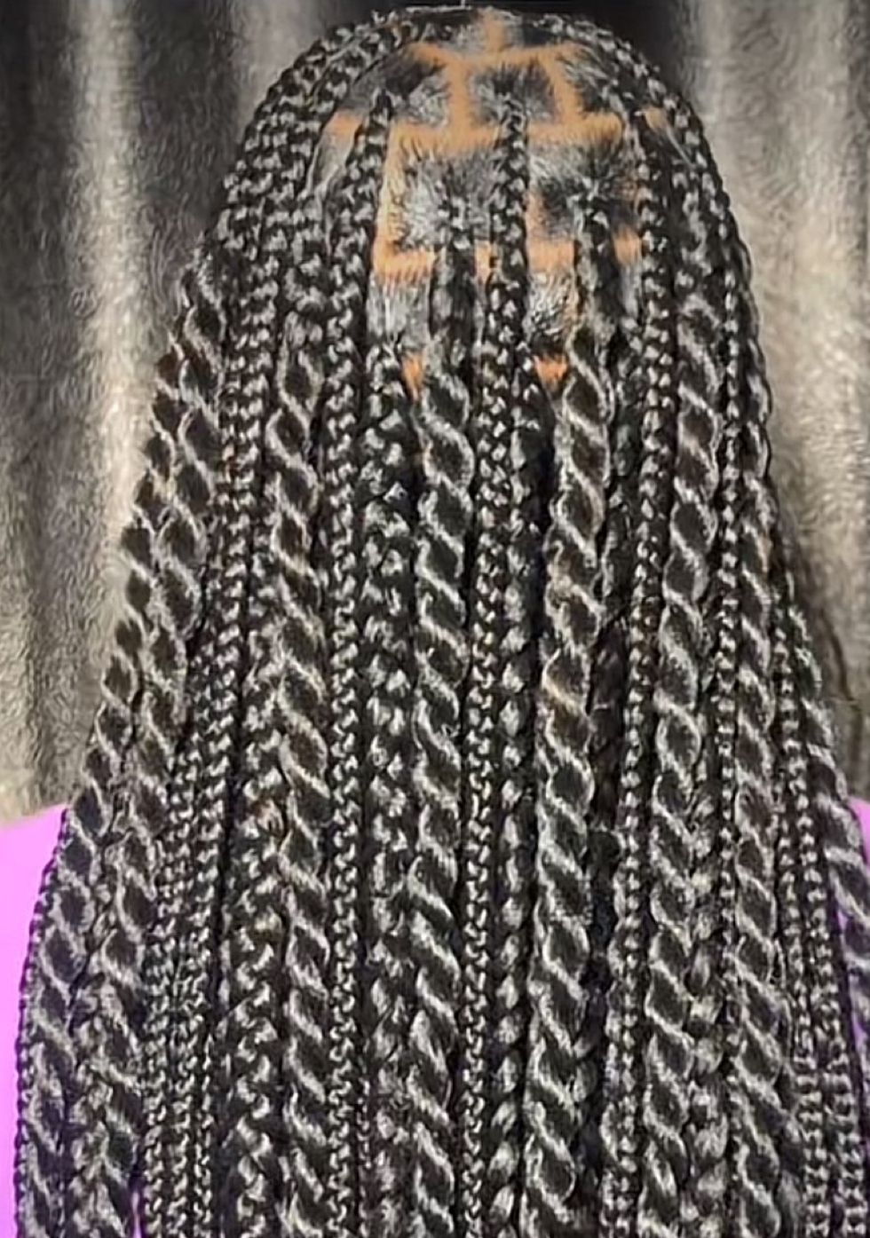 confusion Braids it a combo of knotless and twist