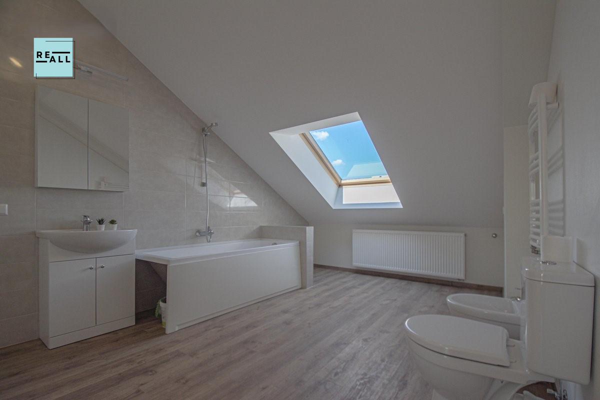 IŠNUOMOJAMOS 105M² PATALPOS KAUNE
