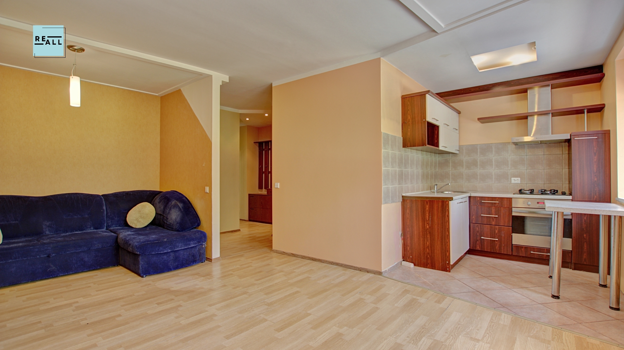 4 KAMBARIŲ BUTAS RENOVUOTAME NAME JONAVOJE