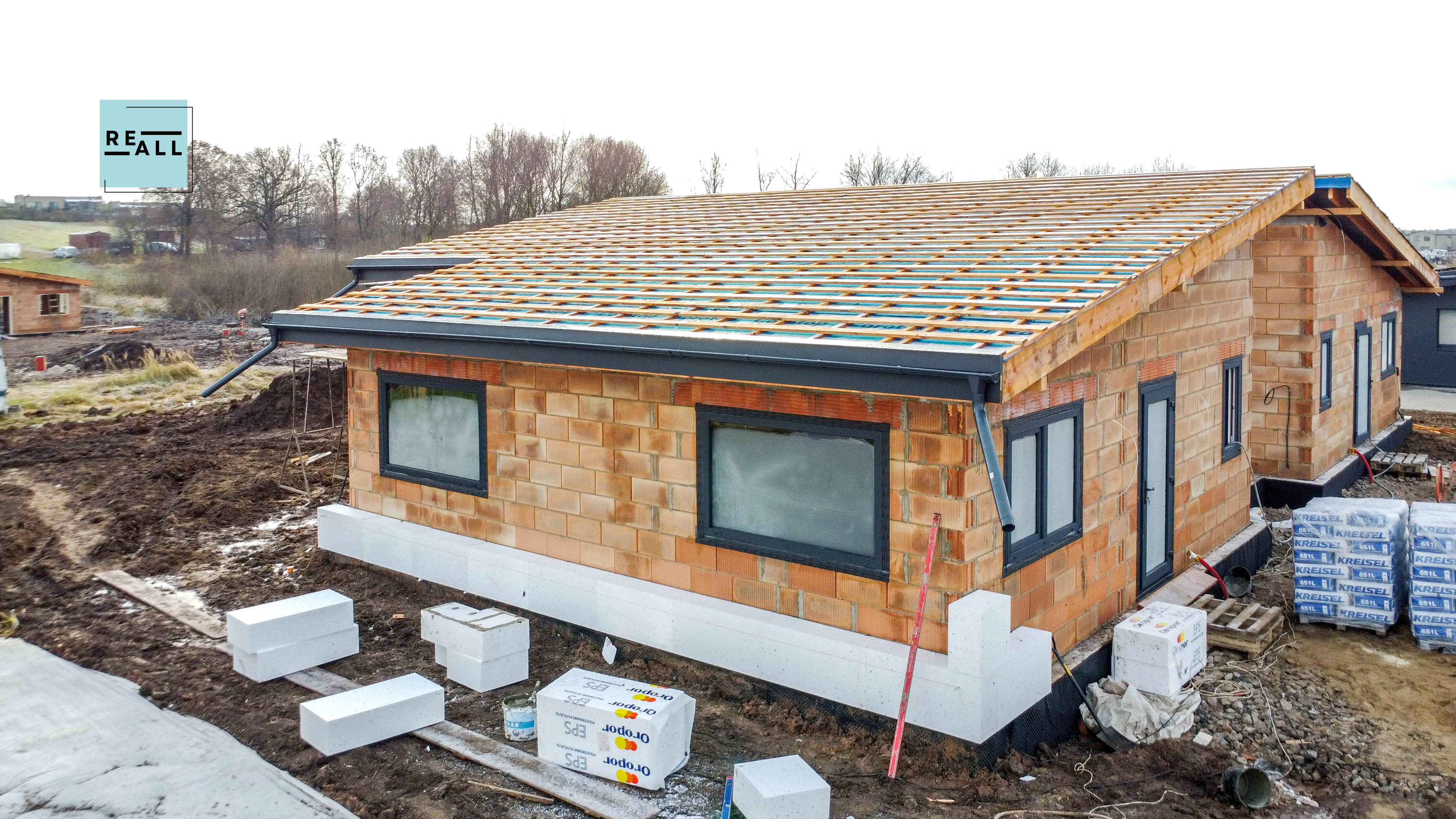 PARDUODAMI 4 KAMBARIŲ SUBLOKUOTI NAMAI KAUNO R.