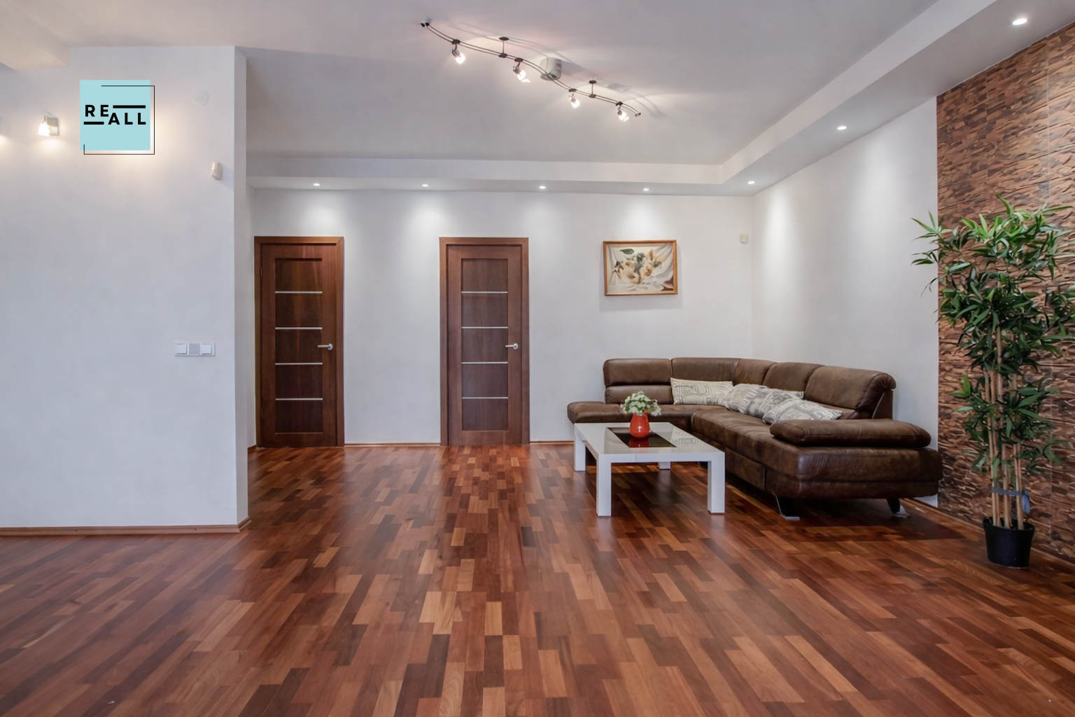 PARDUODAMS 3 KAMBARIŲ BUTAS KAUNO R.