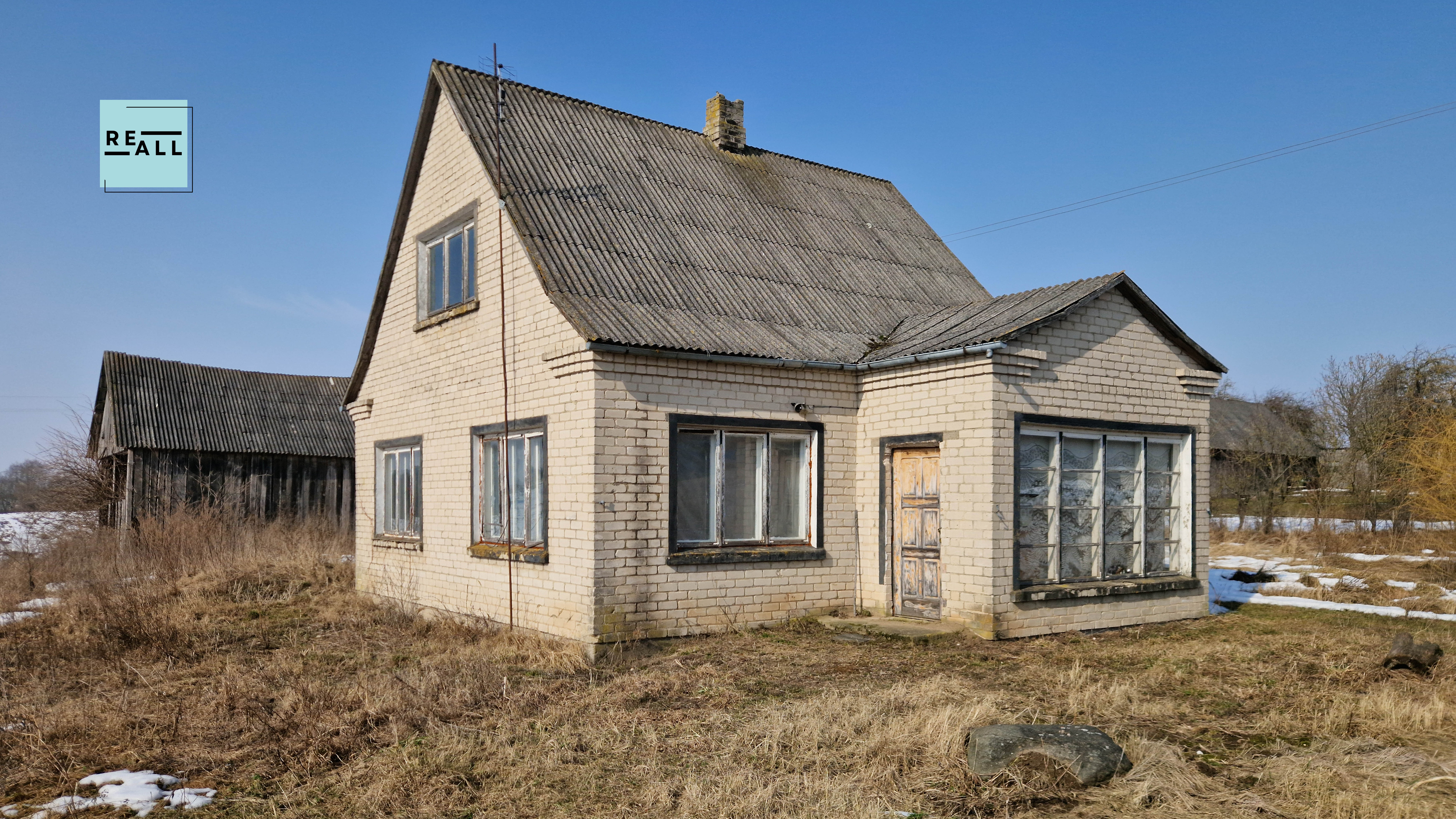 PARDUODAMAS 4 KAMBARIŲ NAMAS JURBARKO R.