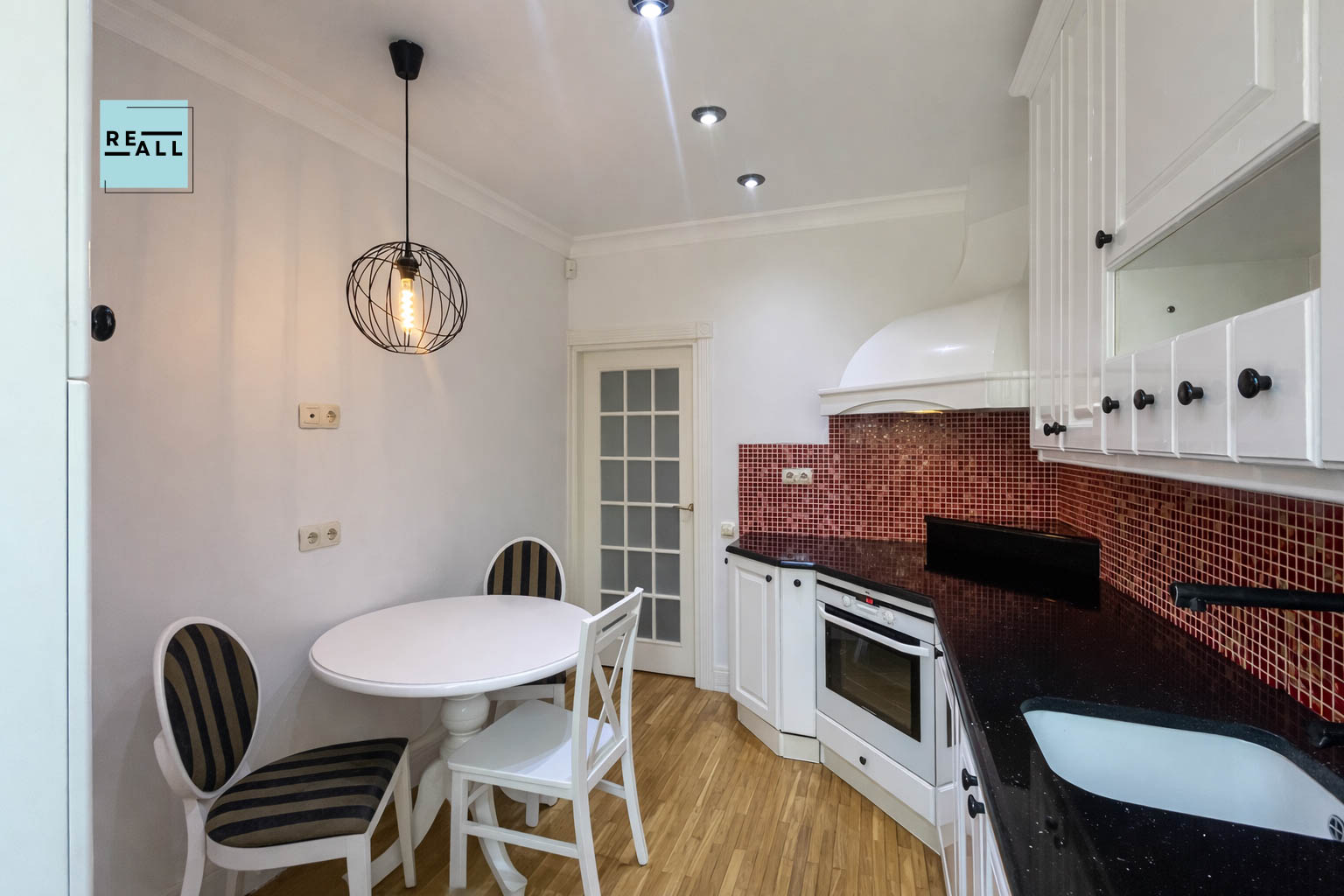 PARDUODAMS 3 KAMBARIŲ BUTAS KAUNE