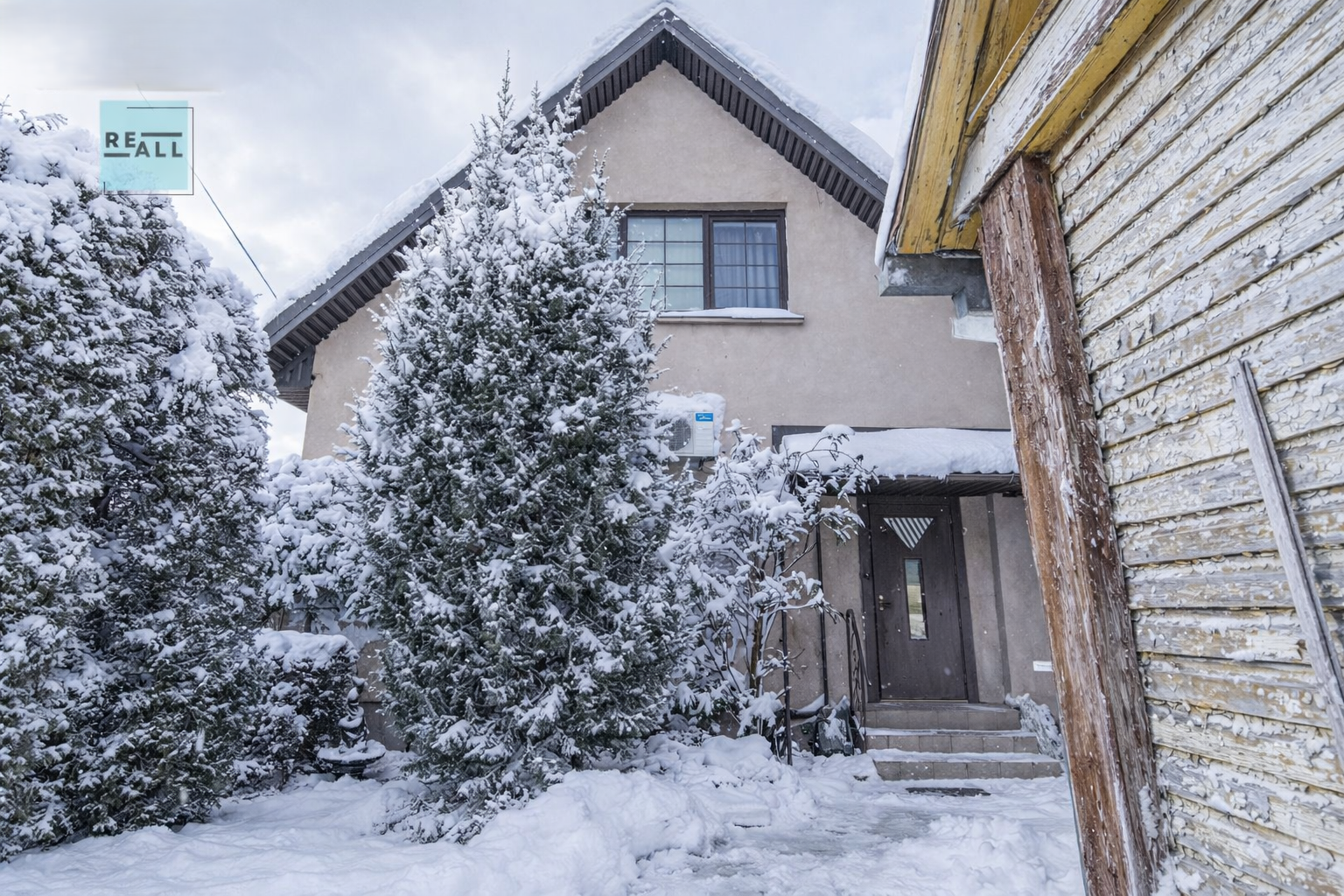 PARDUODAMAS 7 KAMBARIŲ NAMAS KAUNE
