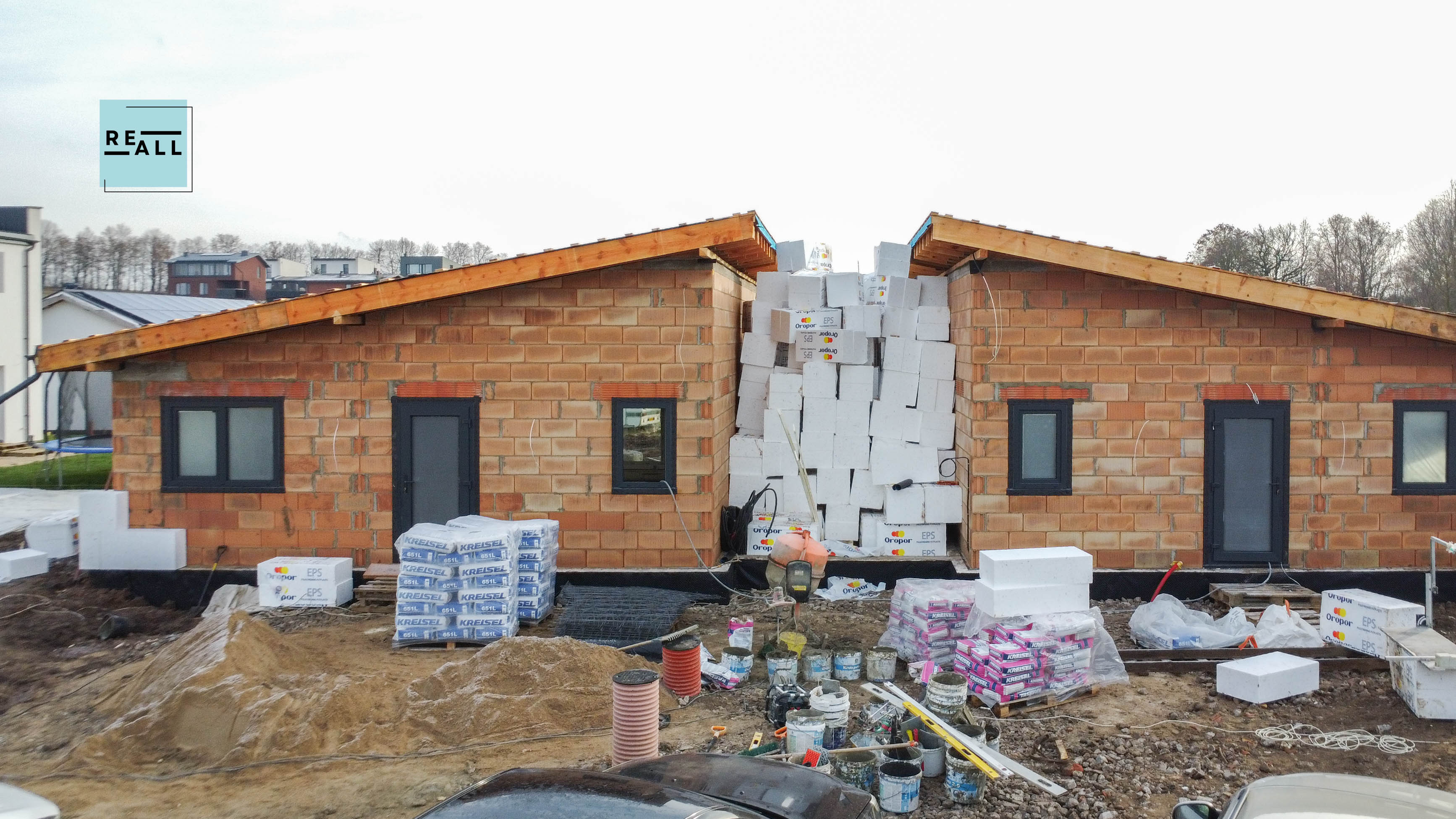 PARDUODAMI 4 KAMBARIŲ SUBLOKUOTI NAMAI KAUNO R.