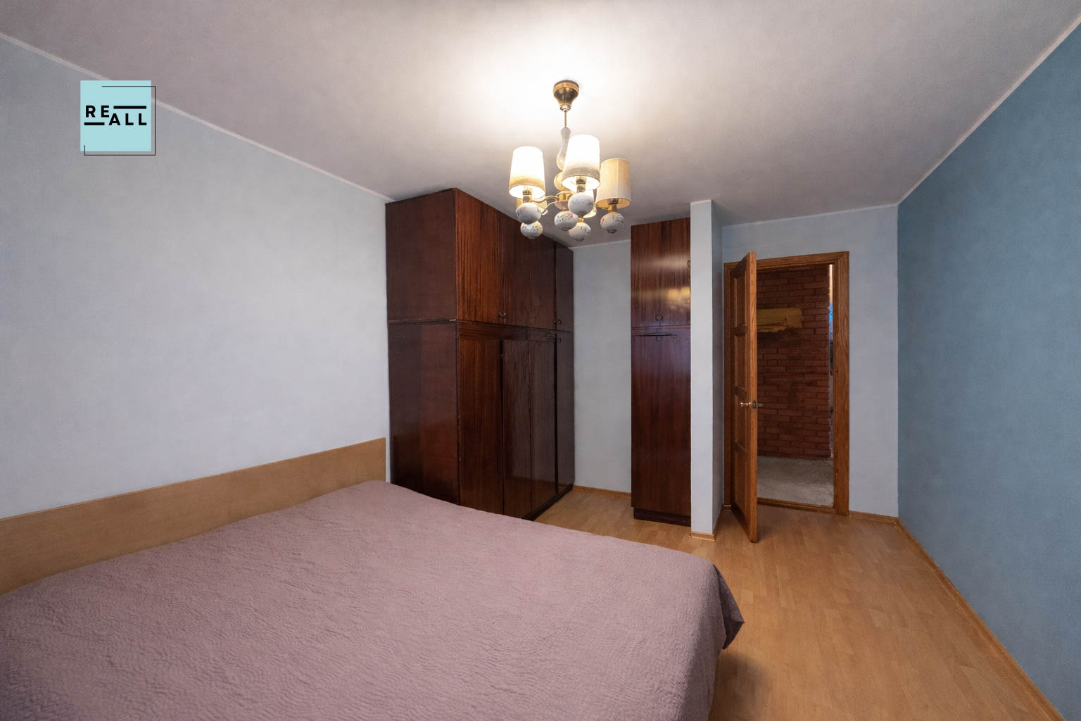 PARDUODAMS 3 KAMBARIŲ BUTAS JONAVOJE