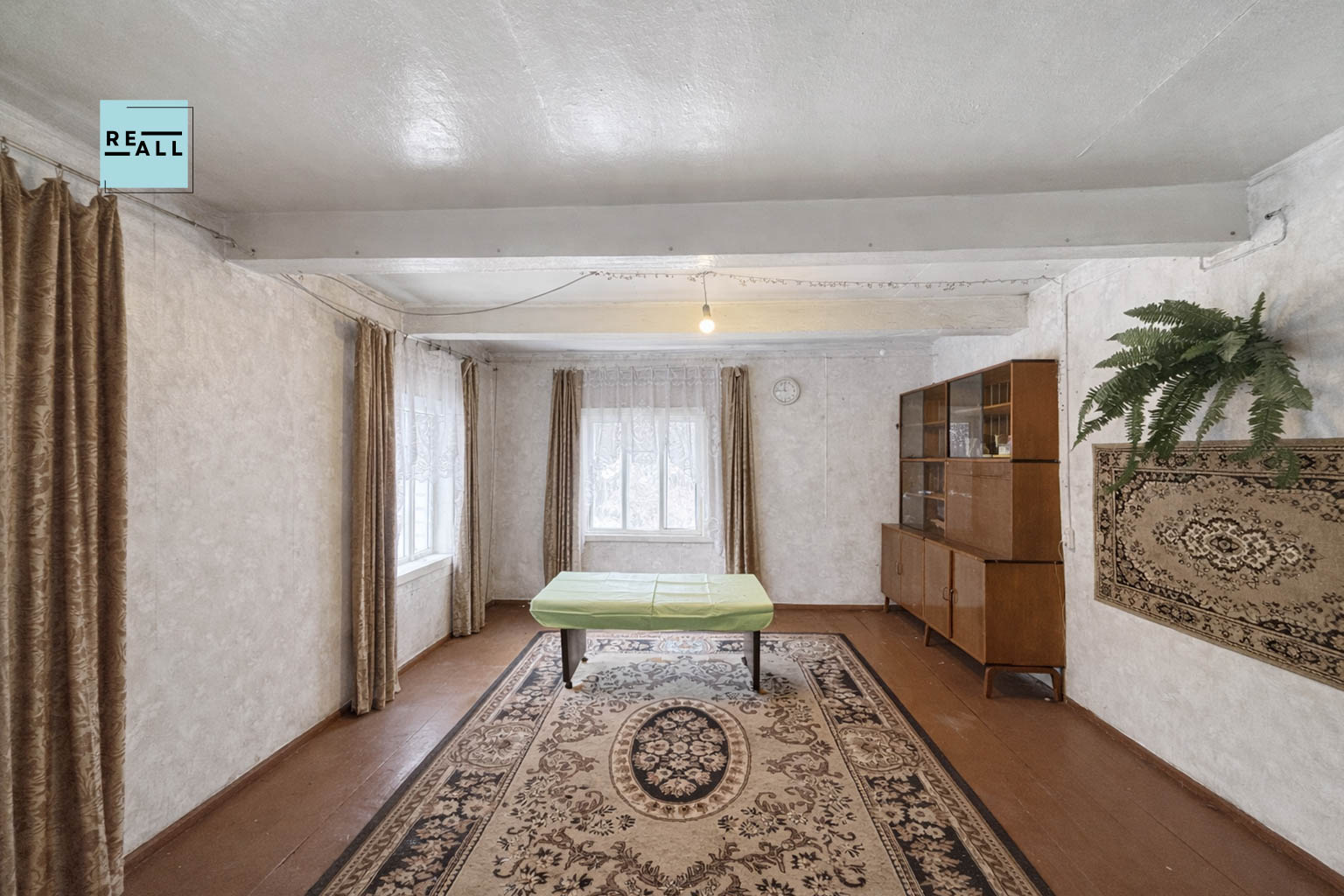 PARDUODAMAS 4 KAMBARIŲ NAMAS VARĖNOS R.