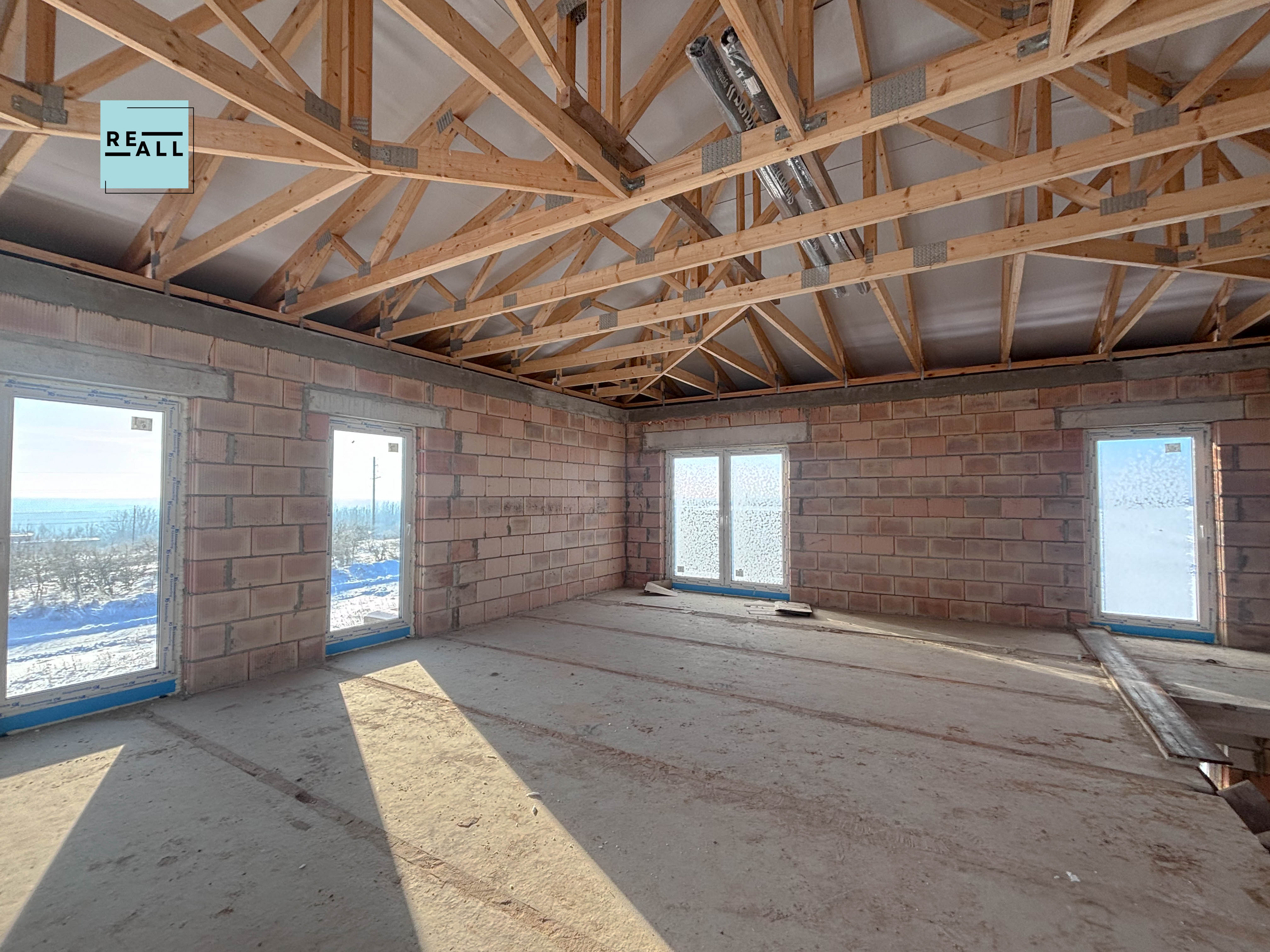 PARDUODAMAS 5 KAMBARIŲ NAMAS JONAVOS R.