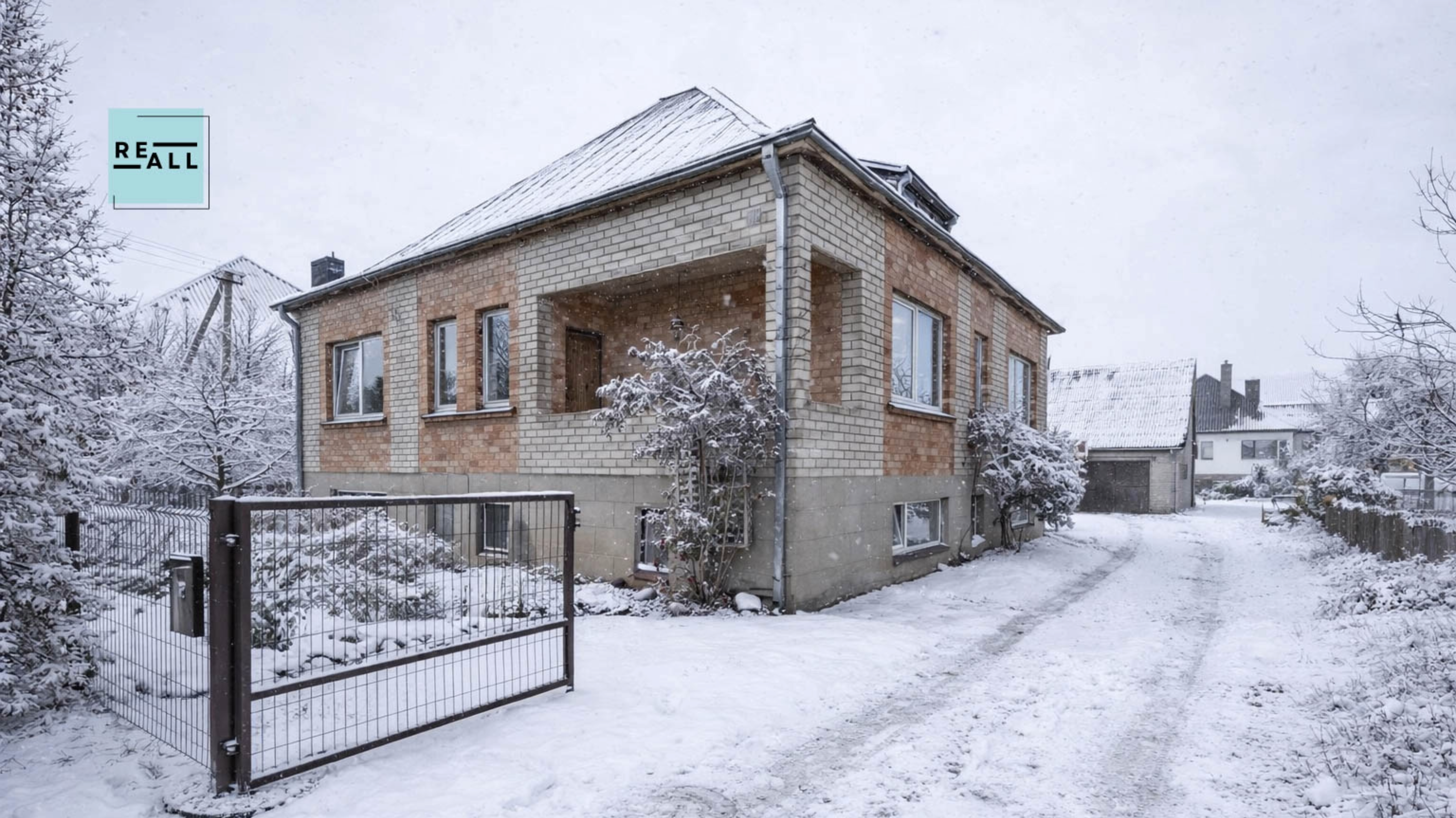 PARDUODAMAS 4 KAMBARIŲ NAMAS KAUNE