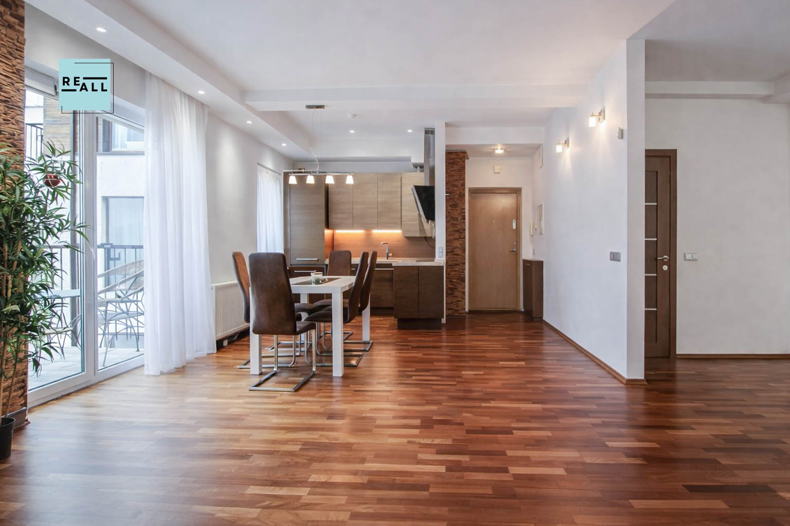 PARDUODAMS 3 KAMBARIŲ BUTAS KAUNO R.