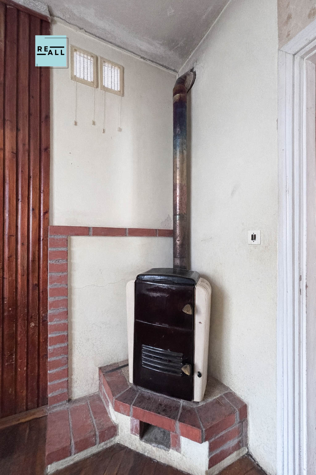 PARDUODAMAS 5 KAMBARIŲ NAMAS MARIJAMPOLĖJE