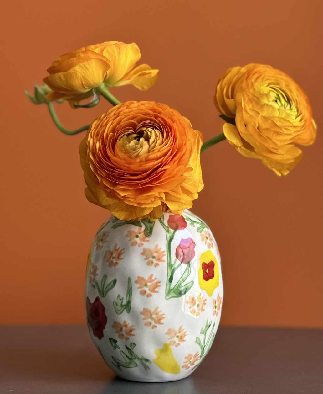Hand-painted floral vase -White