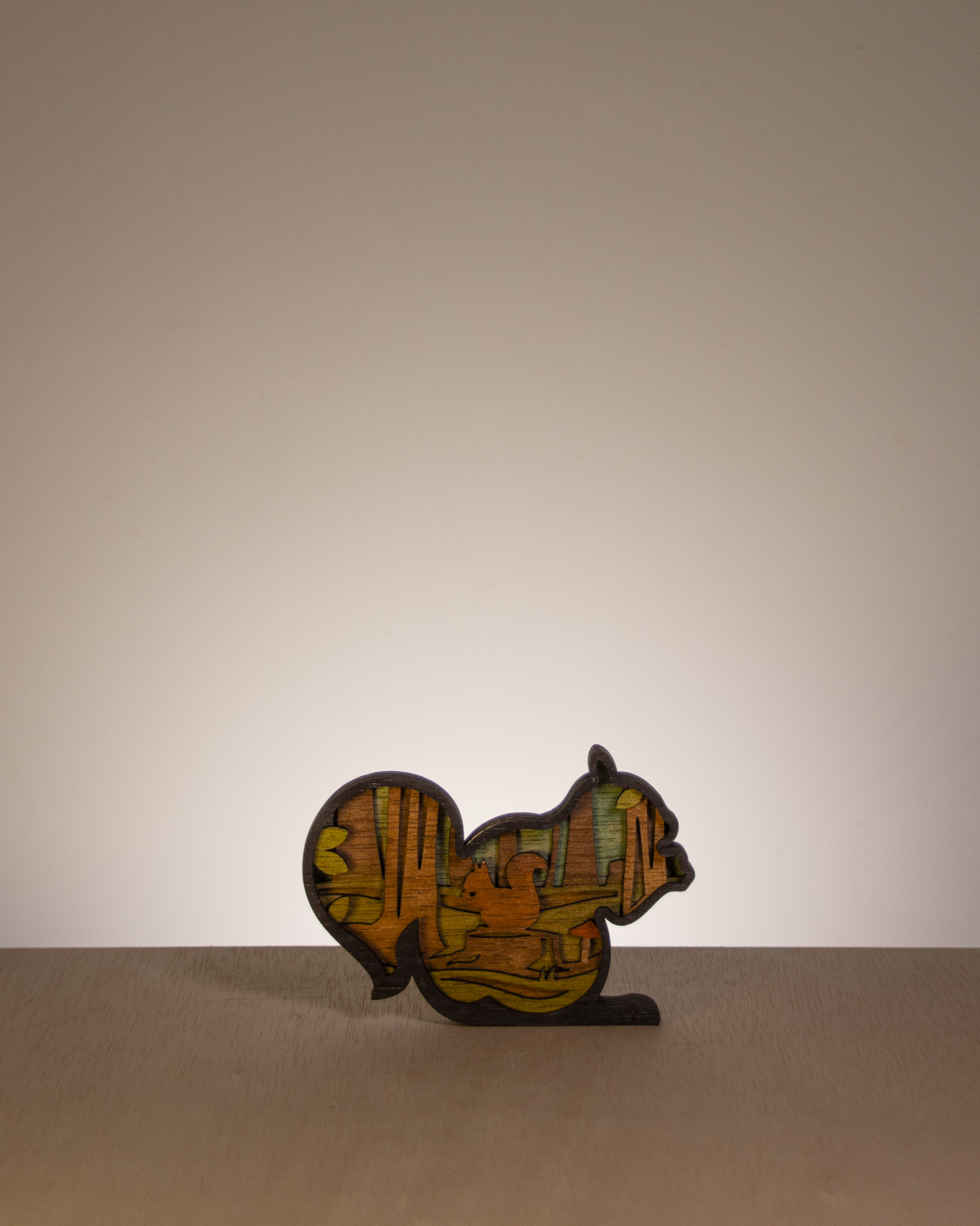 Figura de ardilla en madera multicapa - Fauna salvaje