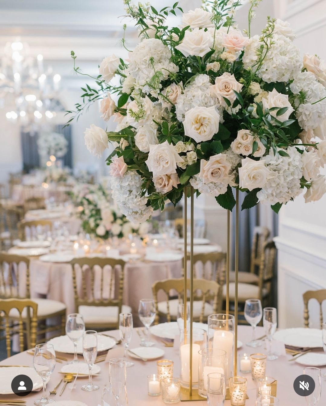 Allena Large Centerpiece