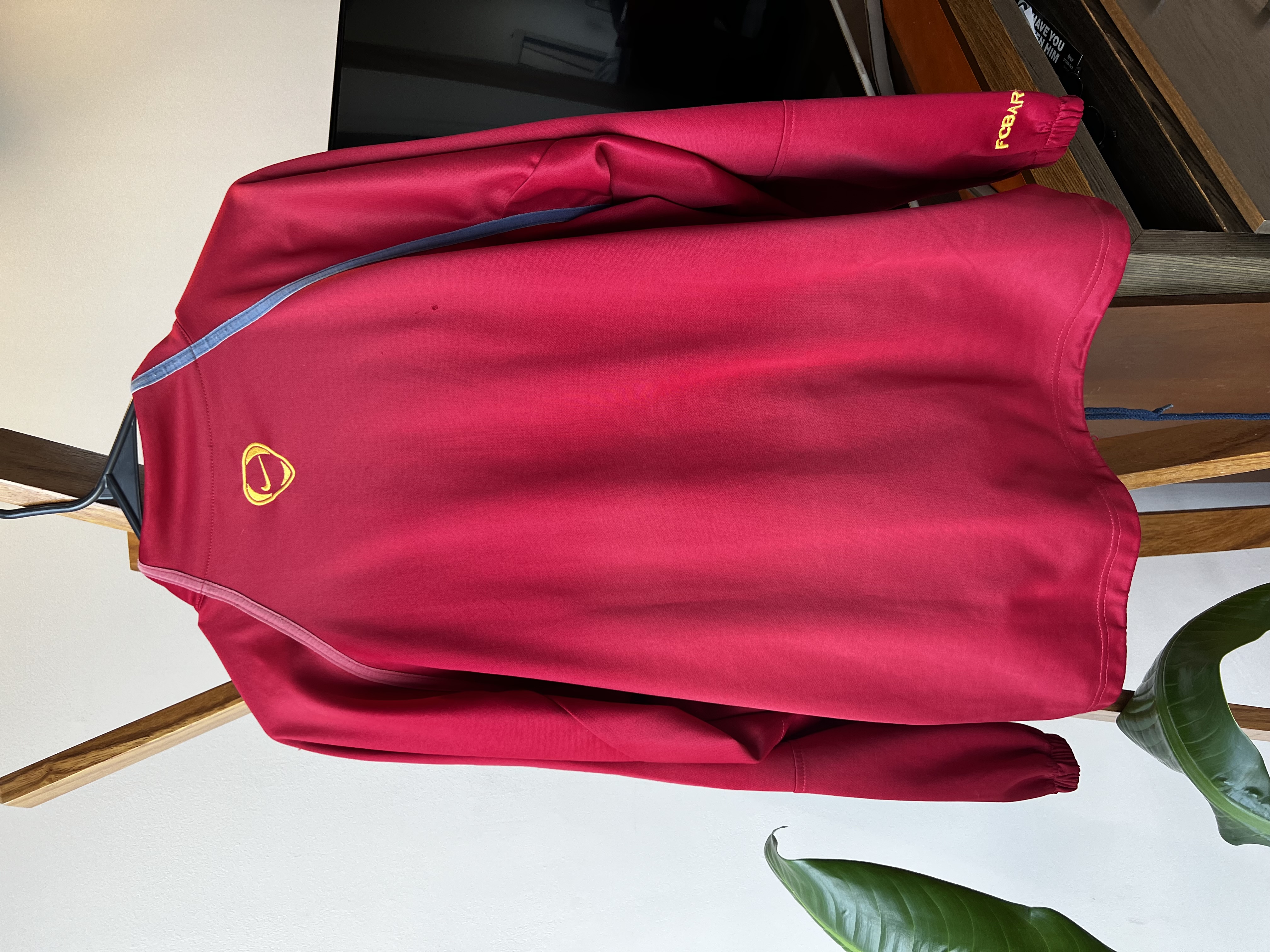 Tracksuit Barcelona T90 (L) “dañado el elástico de el pantalón”