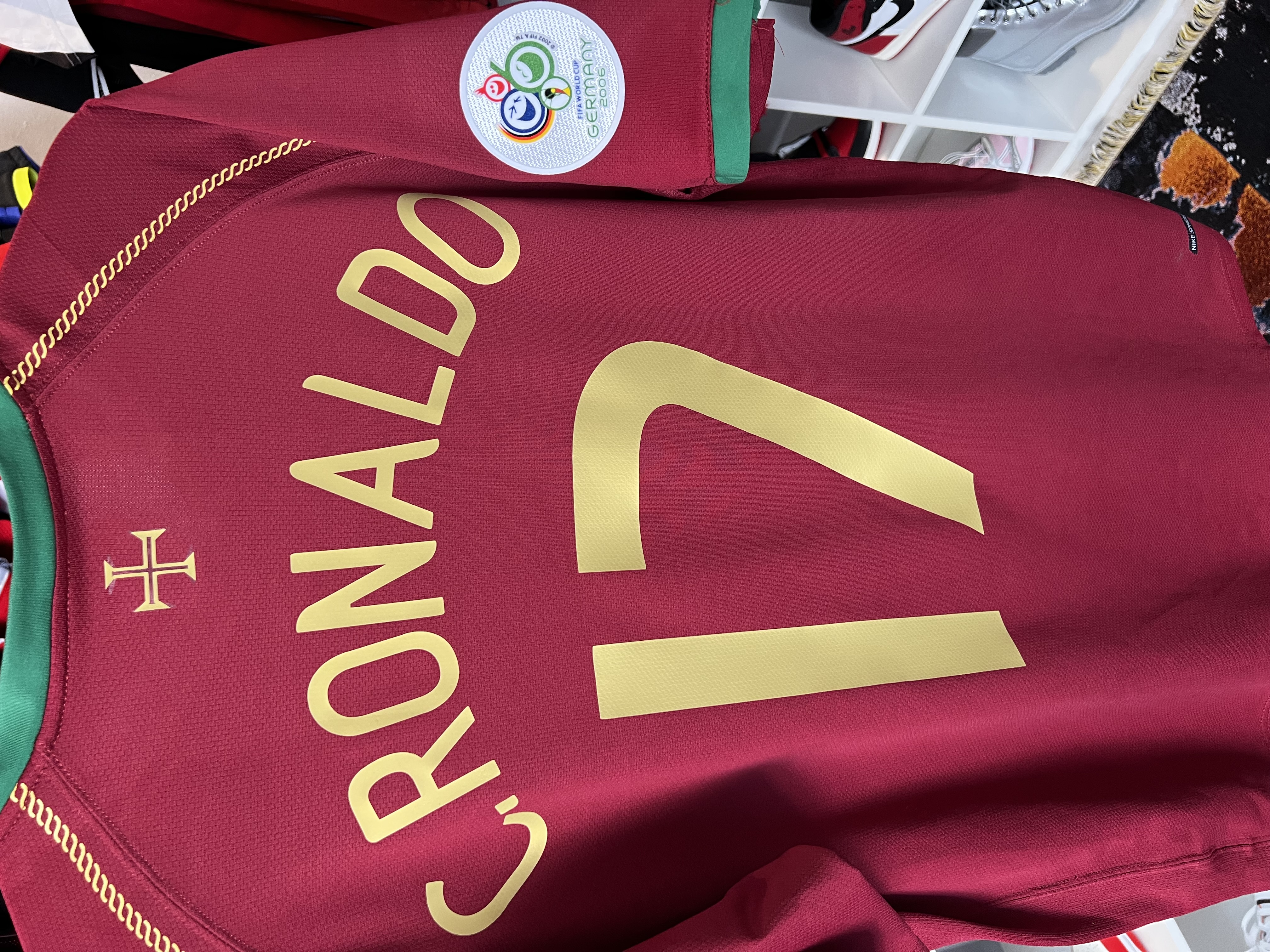 Jersey Portugal “C. Ronaldo” (L) 2006